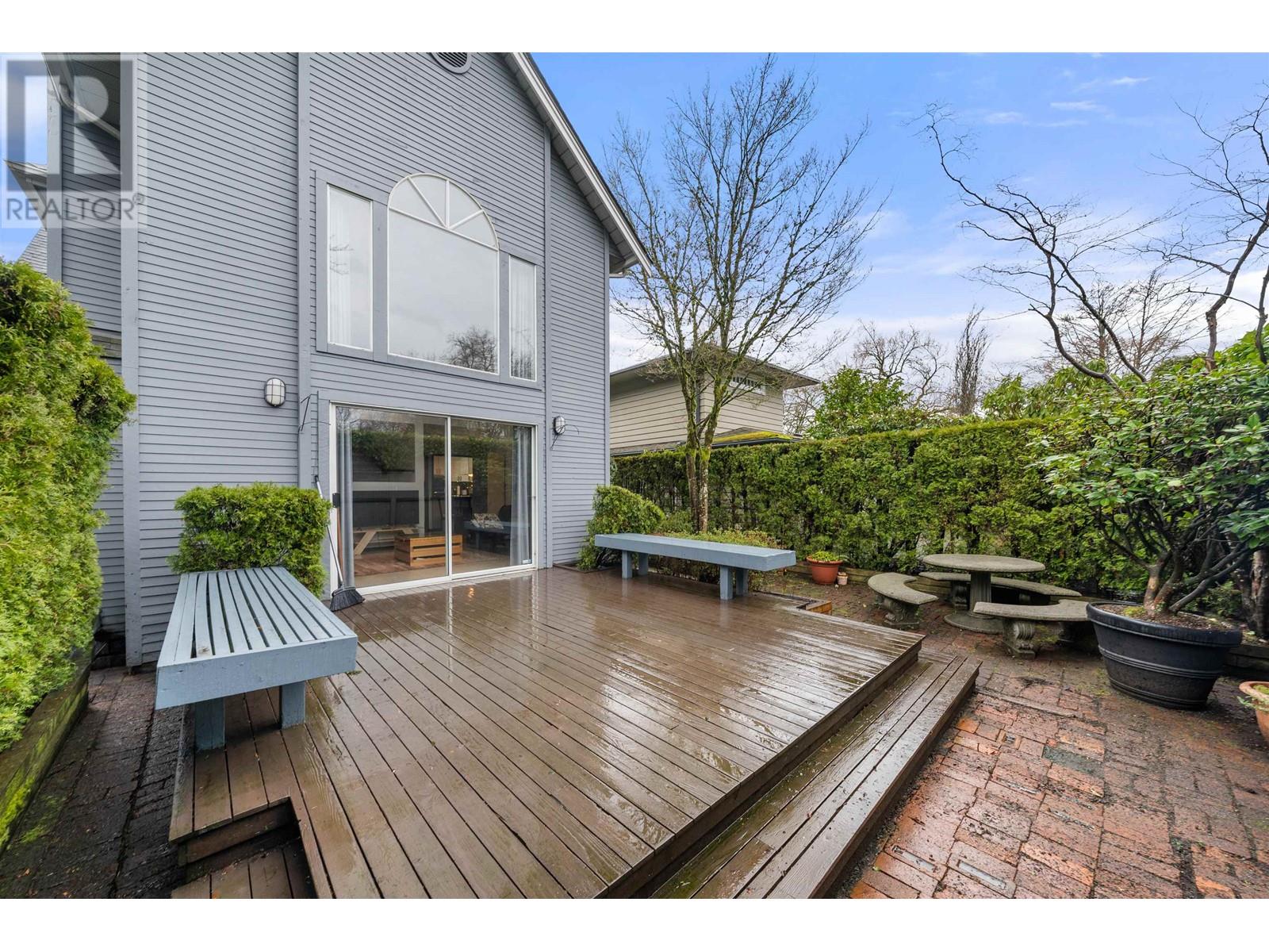 Listing Picture 34 of 38 : 2894 W 16TH AVENUE, Vancouver / 溫哥華 - 魯藝地產 Yvonne Lu Group - MLS Medallion Club Member