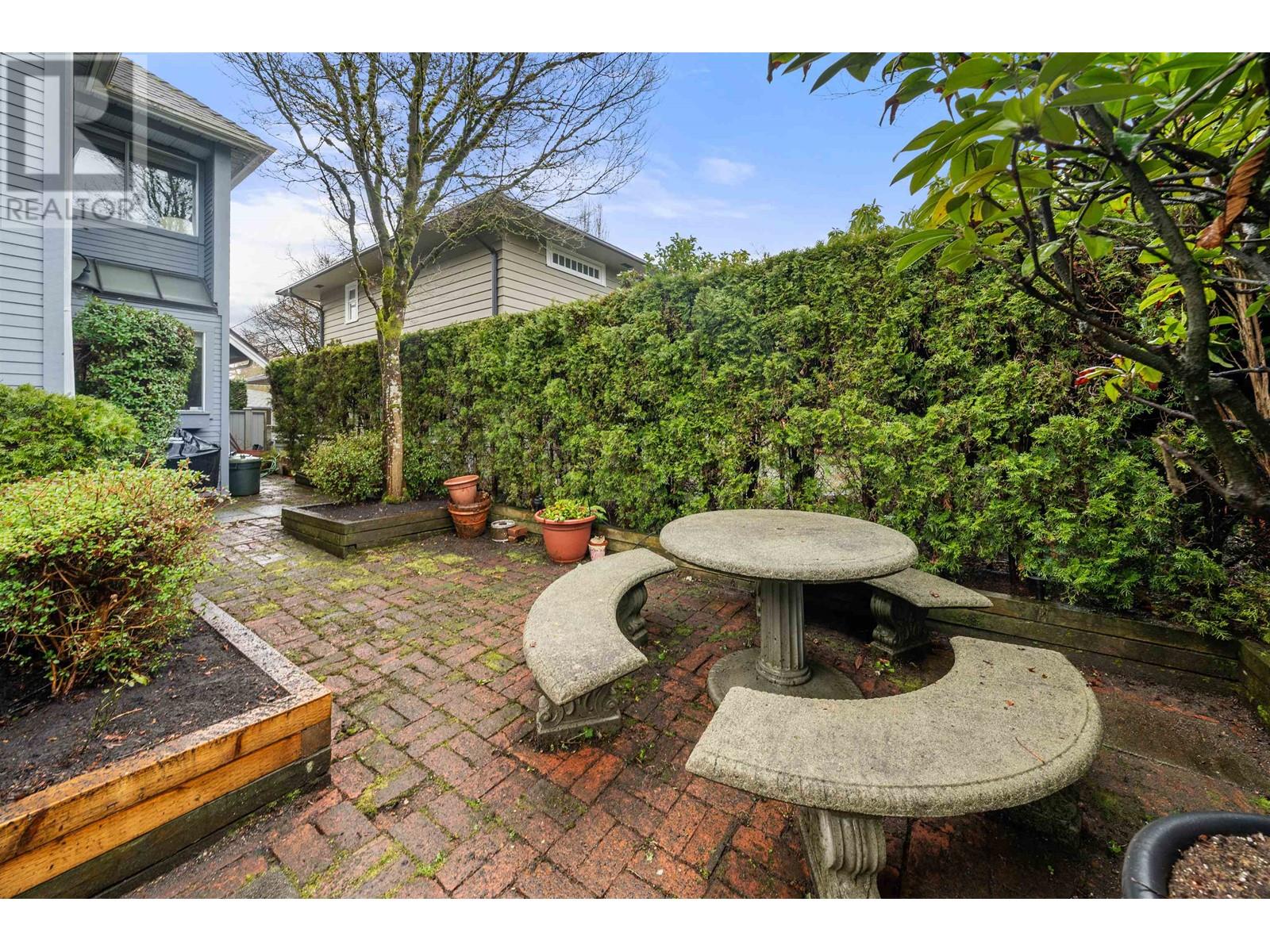 Listing Picture 37 of 38 : 2894 W 16TH AVENUE, Vancouver / 溫哥華 - 魯藝地產 Yvonne Lu Group - MLS Medallion Club Member