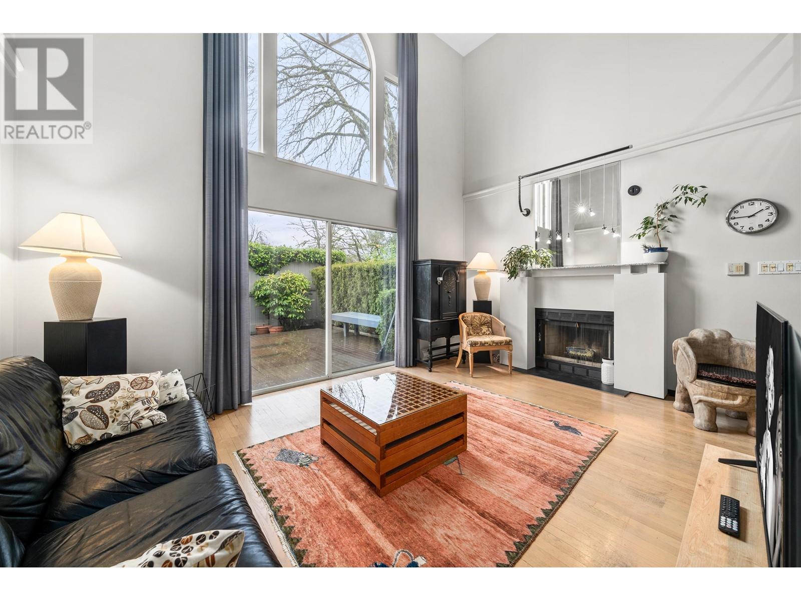 Listing Picture 6 of 38 : 2894 W 16TH AVENUE, Vancouver / 溫哥華 - 魯藝地產 Yvonne Lu Group - MLS Medallion Club Member