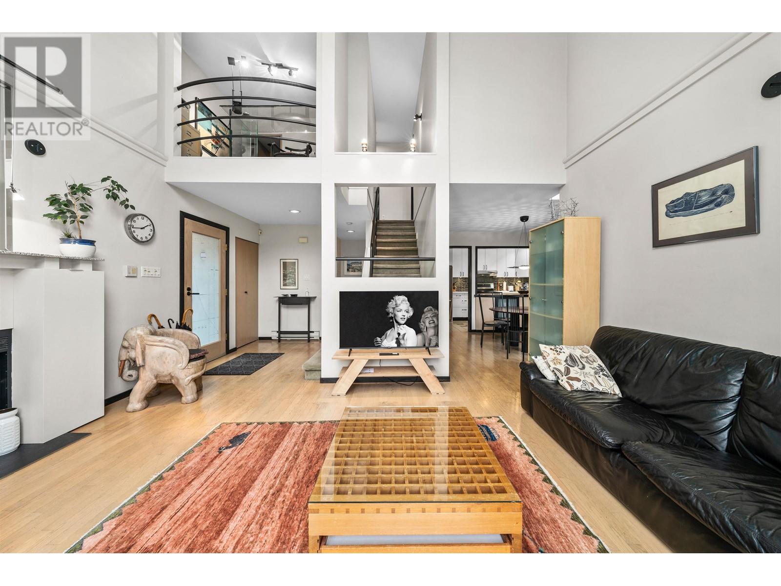 Listing Picture 7 of 38 : 2894 W 16TH AVENUE, Vancouver / 溫哥華 - 魯藝地產 Yvonne Lu Group - MLS Medallion Club Member