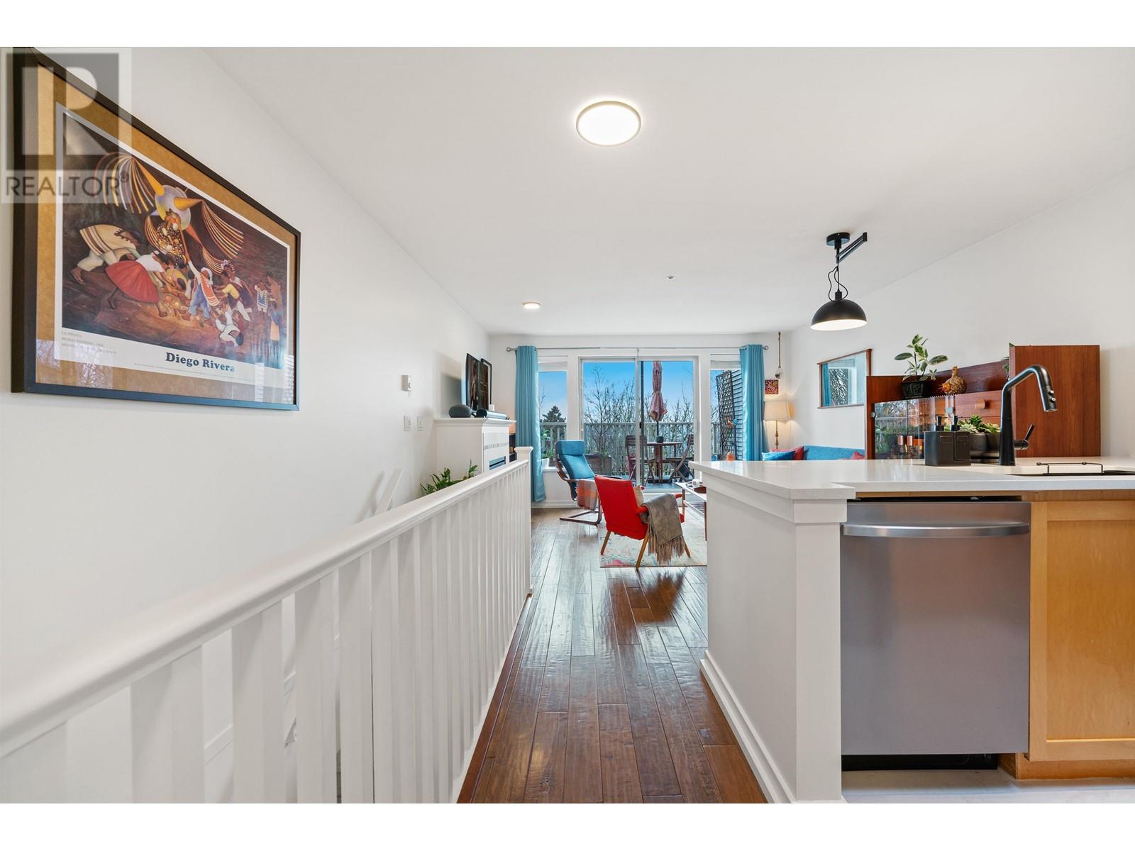 Listing Picture 22 of 40 : 11 3737 PENDER STREET, Burnaby / 本拿比 - 魯藝地產 Yvonne Lu Group - MLS Medallion Club Member