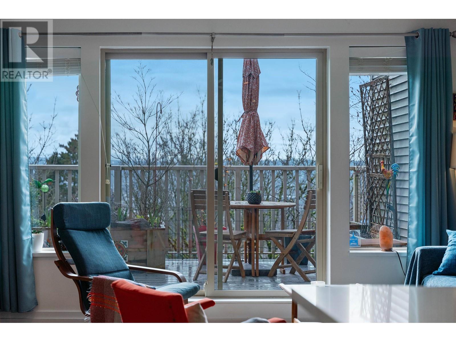 Listing Picture 32 of 40 : 11 3737 PENDER STREET, Burnaby / 本拿比 - 魯藝地產 Yvonne Lu Group - MLS Medallion Club Member