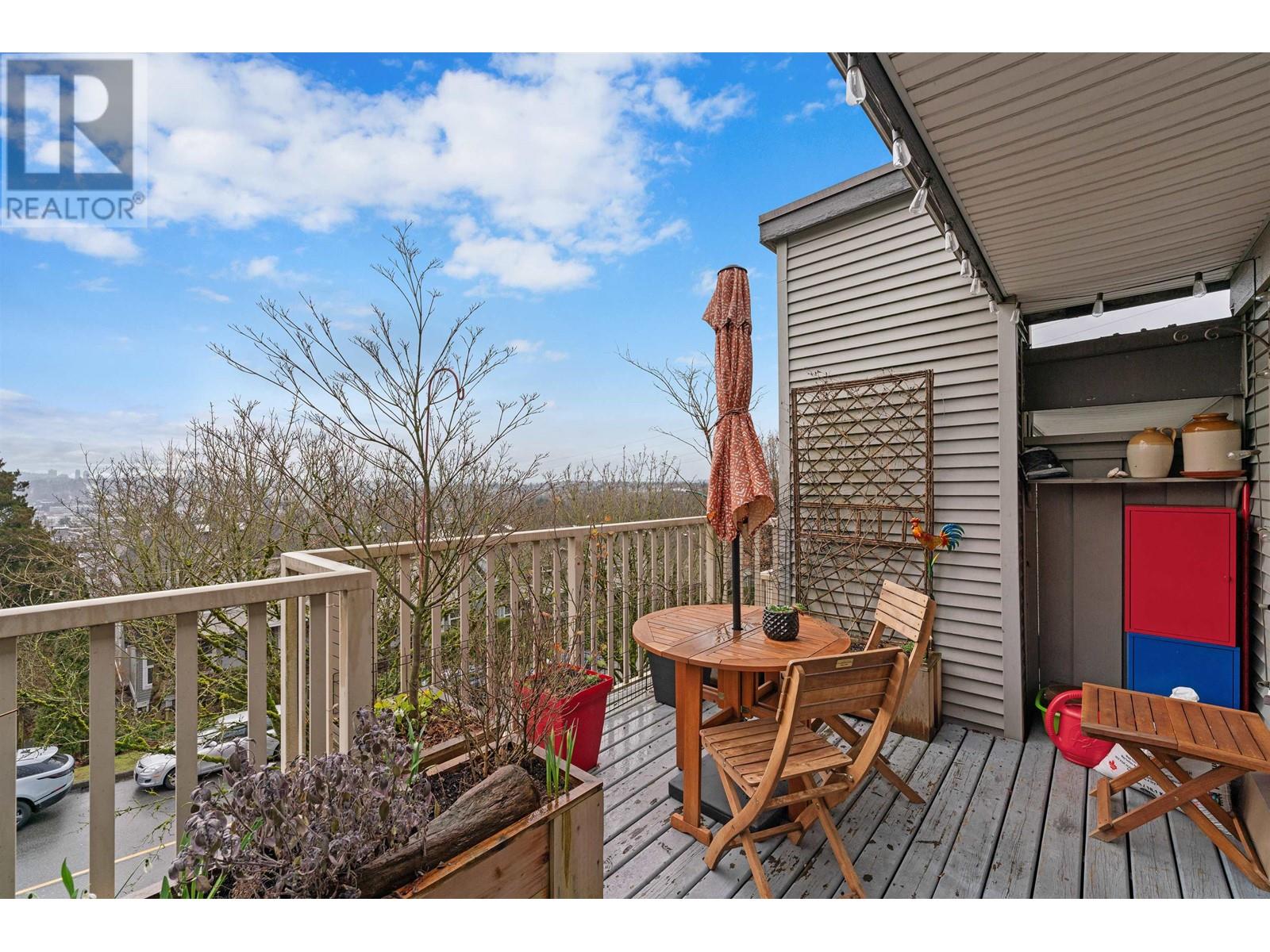 Listing Picture 35 of 40 : 11 3737 PENDER STREET, Burnaby / 本拿比 - 魯藝地產 Yvonne Lu Group - MLS Medallion Club Member