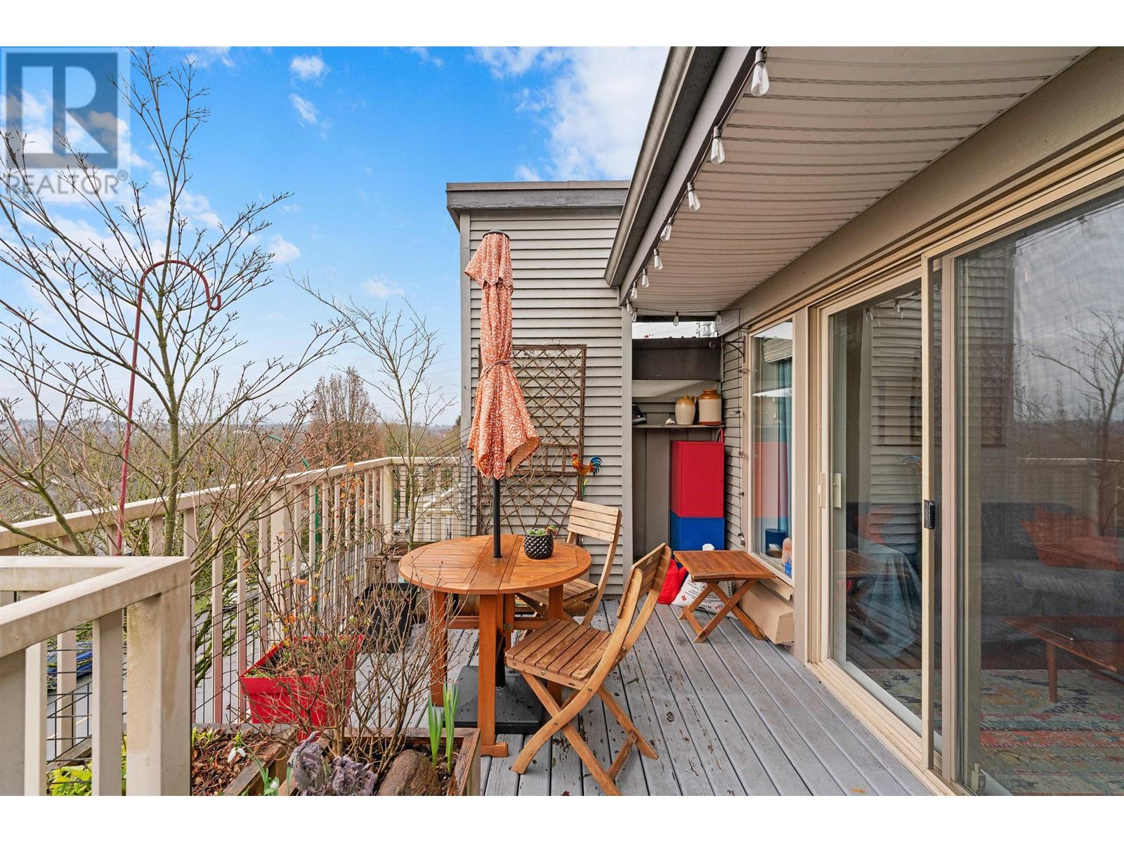 Listing Picture 36 of 40 : 11 3737 PENDER STREET, Burnaby / 本拿比 - 魯藝地產 Yvonne Lu Group - MLS Medallion Club Member