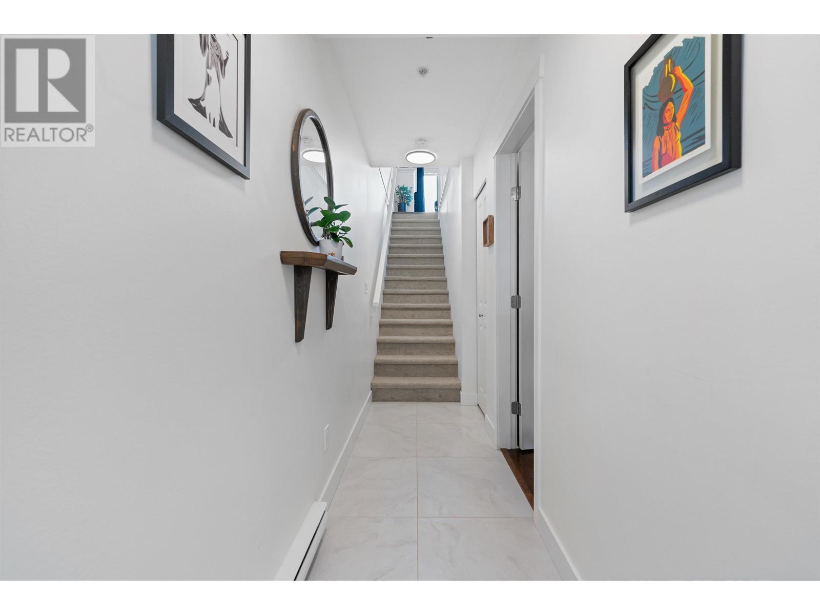 Listing Picture 4 of 40 : 11 3737 PENDER STREET, Burnaby / 本拿比 - 魯藝地產 Yvonne Lu Group - MLS Medallion Club Member