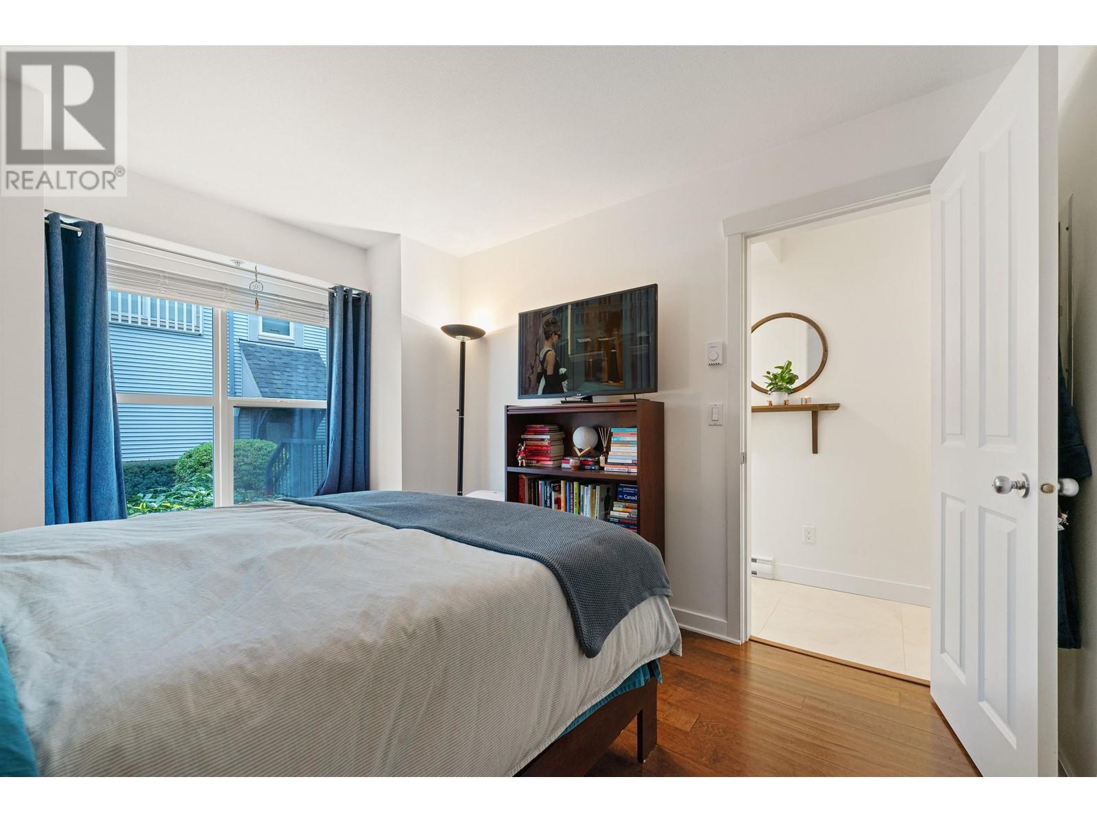 Listing Picture 5 of 40 : 11 3737 PENDER STREET, Burnaby / 本拿比 - 魯藝地產 Yvonne Lu Group - MLS Medallion Club Member
