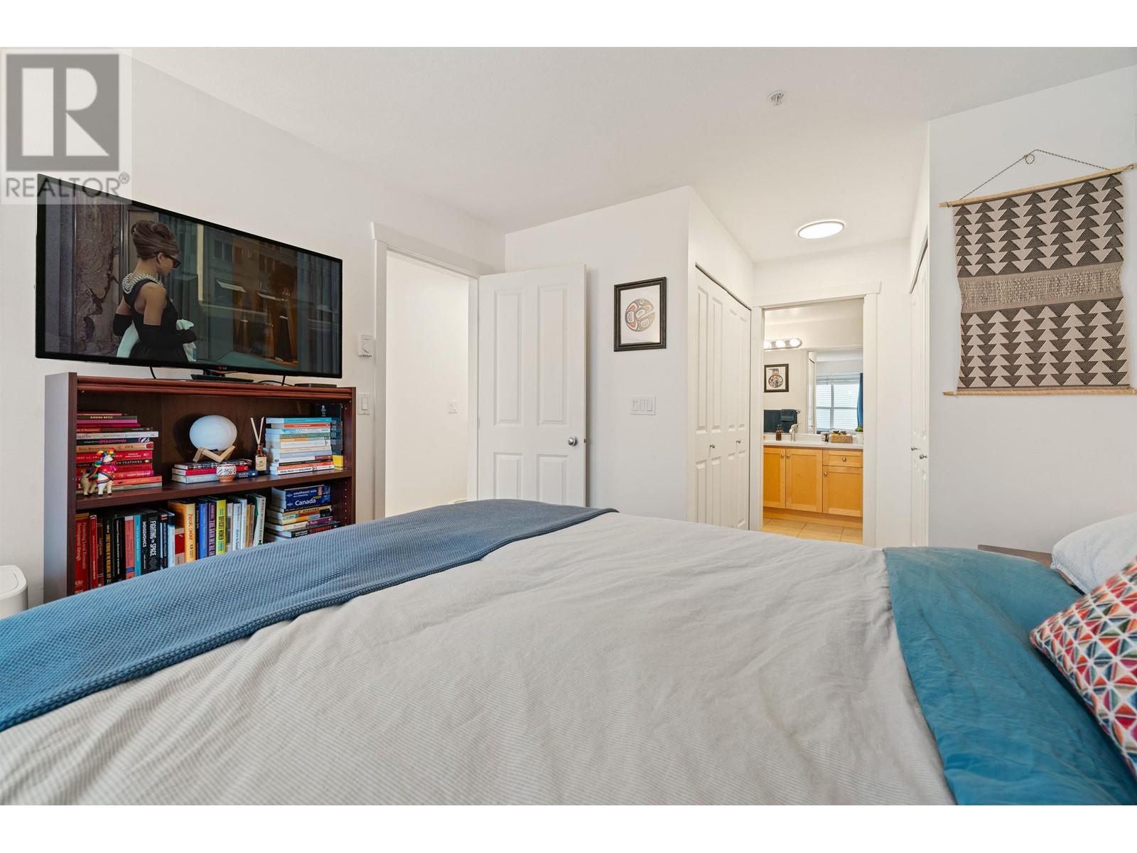 Listing Picture 8 of 40 : 11 3737 PENDER STREET, Burnaby / 本拿比 - 魯藝地產 Yvonne Lu Group - MLS Medallion Club Member