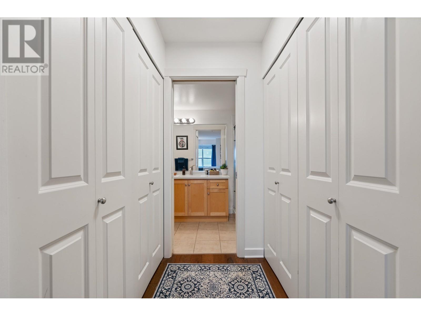 Listing Picture 9 of 40 : 11 3737 PENDER STREET, Burnaby / 本拿比 - 魯藝地產 Yvonne Lu Group - MLS Medallion Club Member