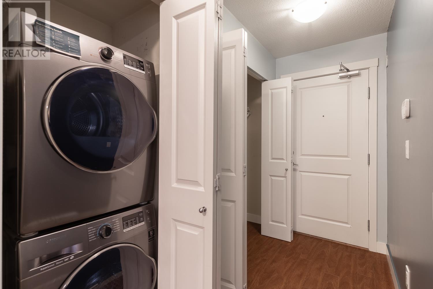 Listing Picture 16 of 24 : 201 1533 E 8TH AVENUE, Vancouver / 溫哥華 - 魯藝地產 Yvonne Lu Group - MLS Medallion Club Member