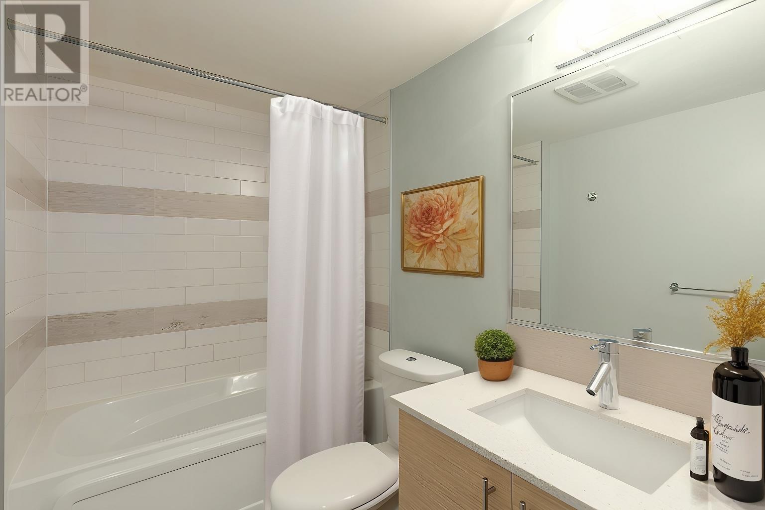 Listing Picture 17 of 24 : 201 1533 E 8TH AVENUE, Vancouver / 溫哥華 - 魯藝地產 Yvonne Lu Group - MLS Medallion Club Member