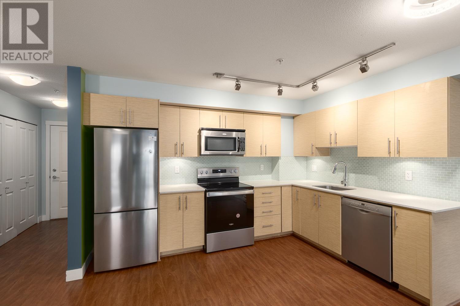 Listing Picture 9 of 24 : 201 1533 E 8TH AVENUE, Vancouver / 溫哥華 - 魯藝地產 Yvonne Lu Group - MLS Medallion Club Member