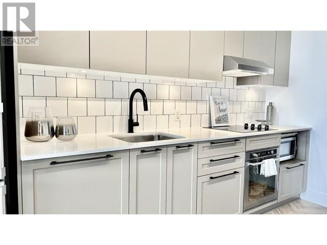 Listing Picture 2 of 16 : 211 9228 SLOPES MEWS, Richmond / 烈治文 - 魯藝地產 Yvonne Lu Group - MLS Medallion Club Member