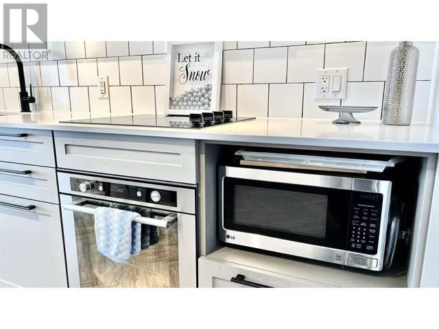 Listing Picture 4 of 16 : 211 9228 SLOPES MEWS, Richmond / 烈治文 - 魯藝地產 Yvonne Lu Group - MLS Medallion Club Member