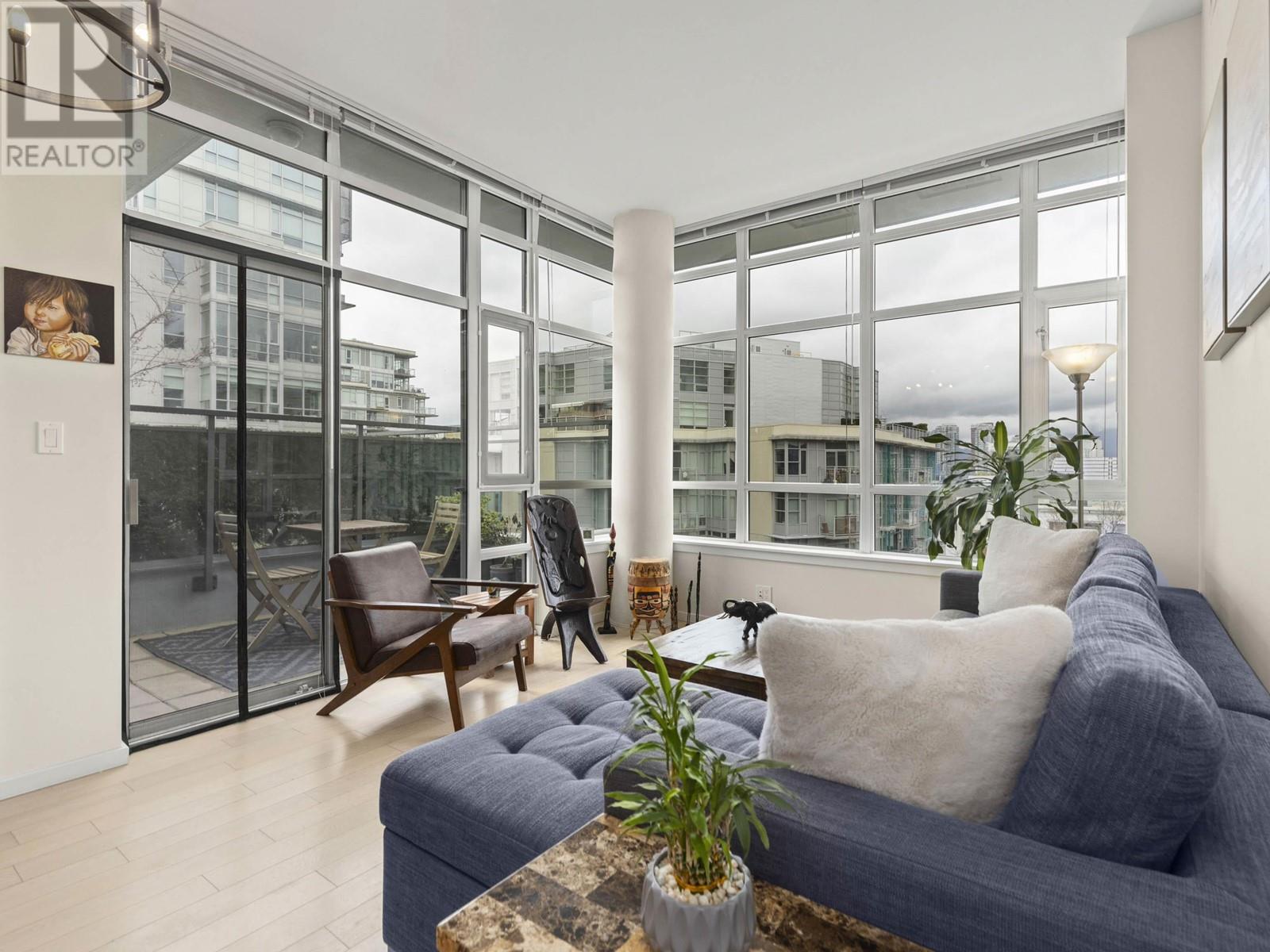 901 63 W 2nd Avenue, Vancouver, British Columbia  V5Y 0G8 - Photo 2 - R2970009