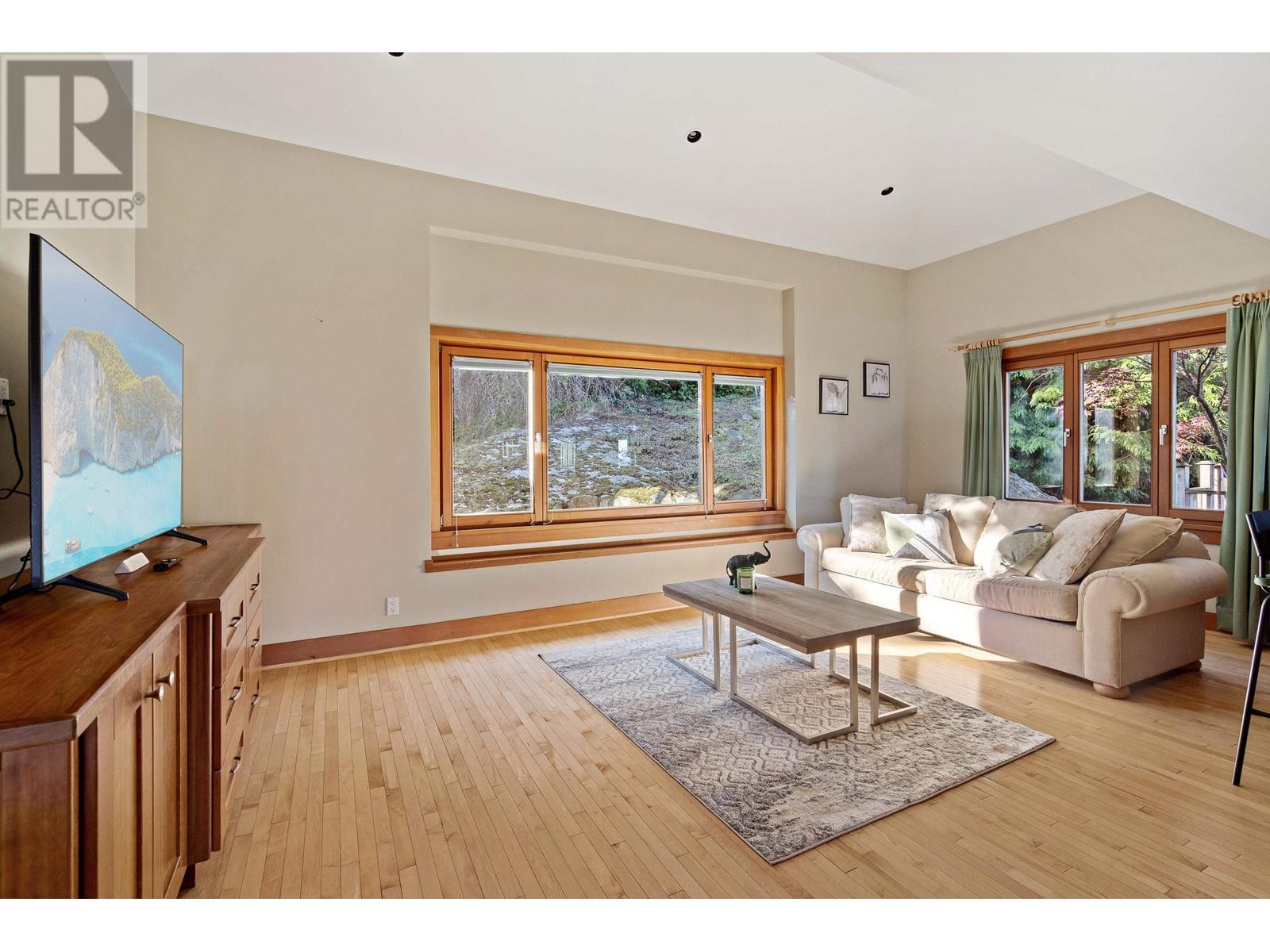 1035 Crestline Road, West Vancouver, British Columbia  V7S 2E3 - Photo 8 - R2969971
