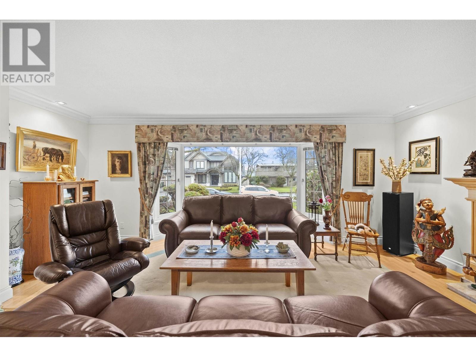 Listing Picture 13 of 31 : 8511 FAIRFAX CRESCENT, Richmond / 烈治文 - 魯藝地產 Yvonne Lu Group - MLS Medallion Club Member