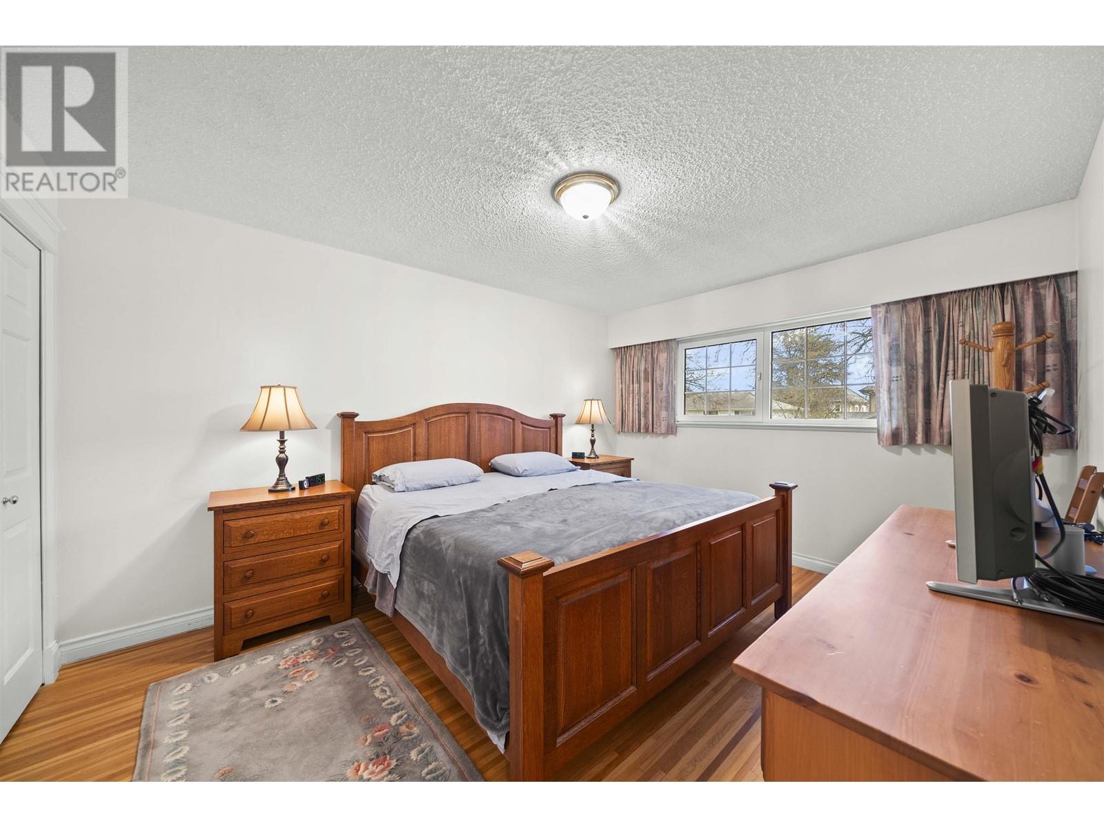 Listing Picture 16 of 31 : 8511 FAIRFAX CRESCENT, Richmond / 烈治文 - 魯藝地產 Yvonne Lu Group - MLS Medallion Club Member