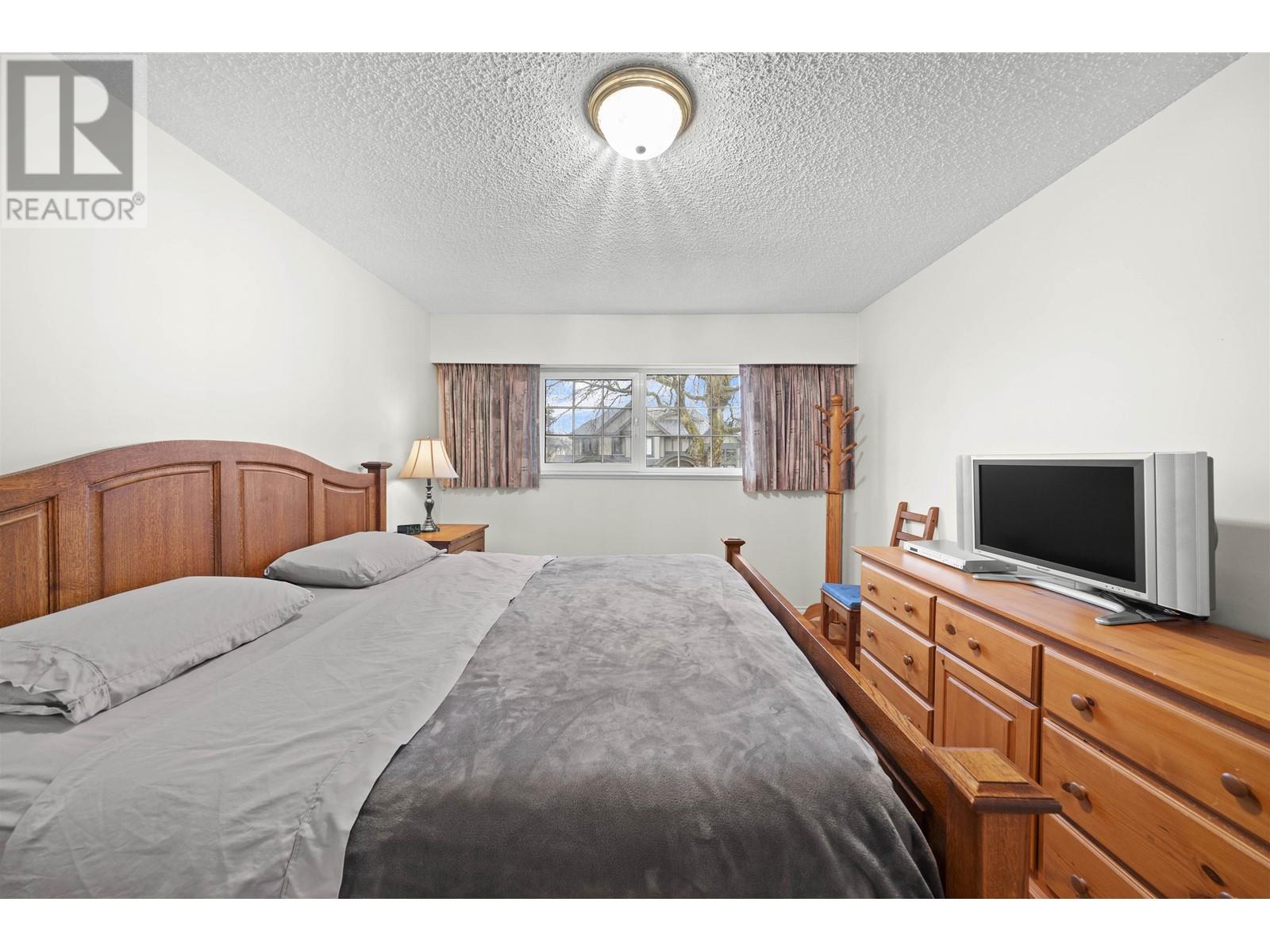 Listing Picture 17 of 31 : 8511 FAIRFAX CRESCENT, Richmond / 烈治文 - 魯藝地產 Yvonne Lu Group - MLS Medallion Club Member