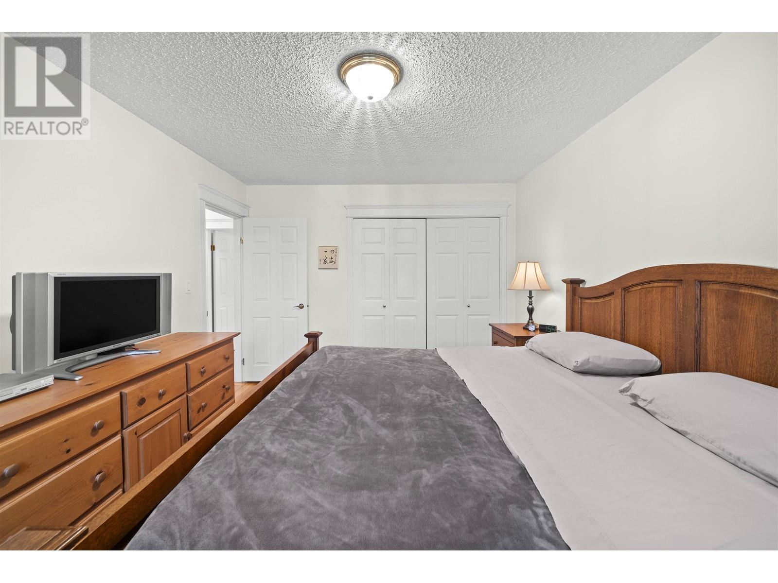 Listing Picture 18 of 31 : 8511 FAIRFAX CRESCENT, Richmond / 烈治文 - 魯藝地產 Yvonne Lu Group - MLS Medallion Club Member