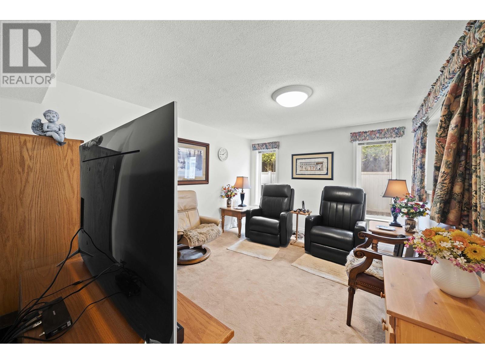 Listing Picture 22 of 31 : 8511 FAIRFAX CRESCENT, Richmond / 烈治文 - 魯藝地產 Yvonne Lu Group - MLS Medallion Club Member