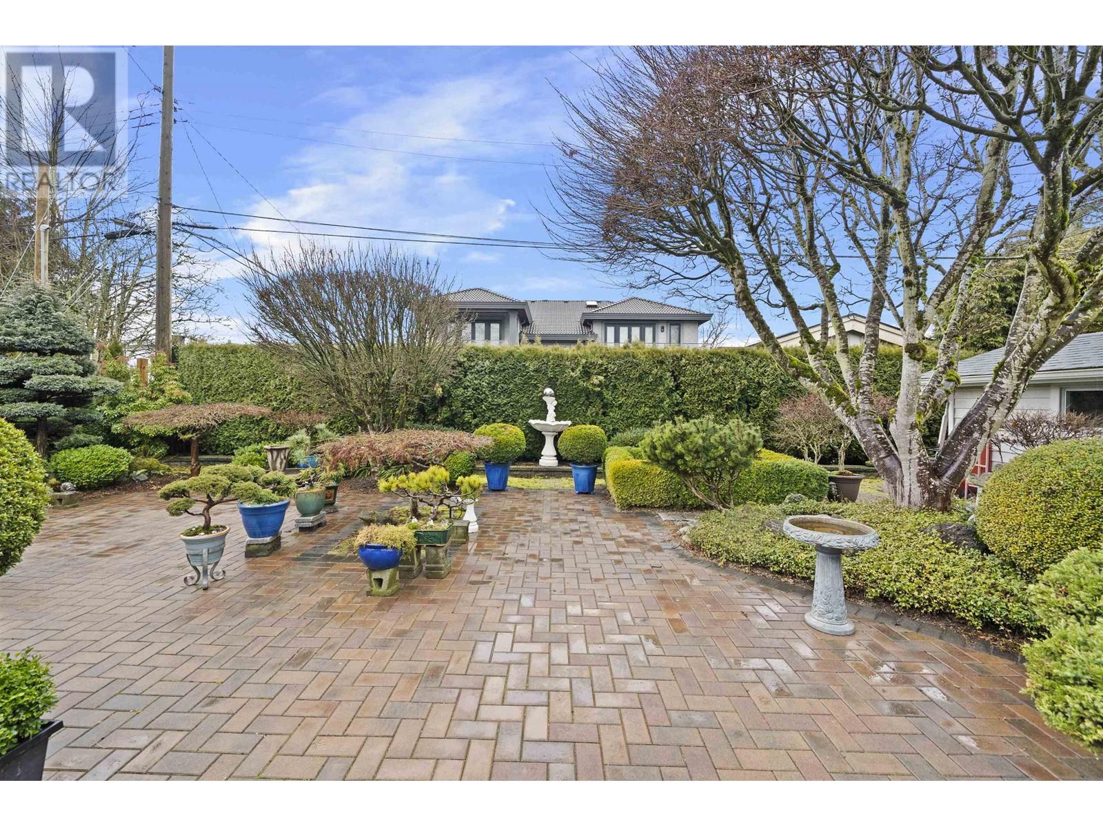 Listing Picture 24 of 31 : 8511 FAIRFAX CRESCENT, Richmond / 烈治文 - 魯藝地產 Yvonne Lu Group - MLS Medallion Club Member