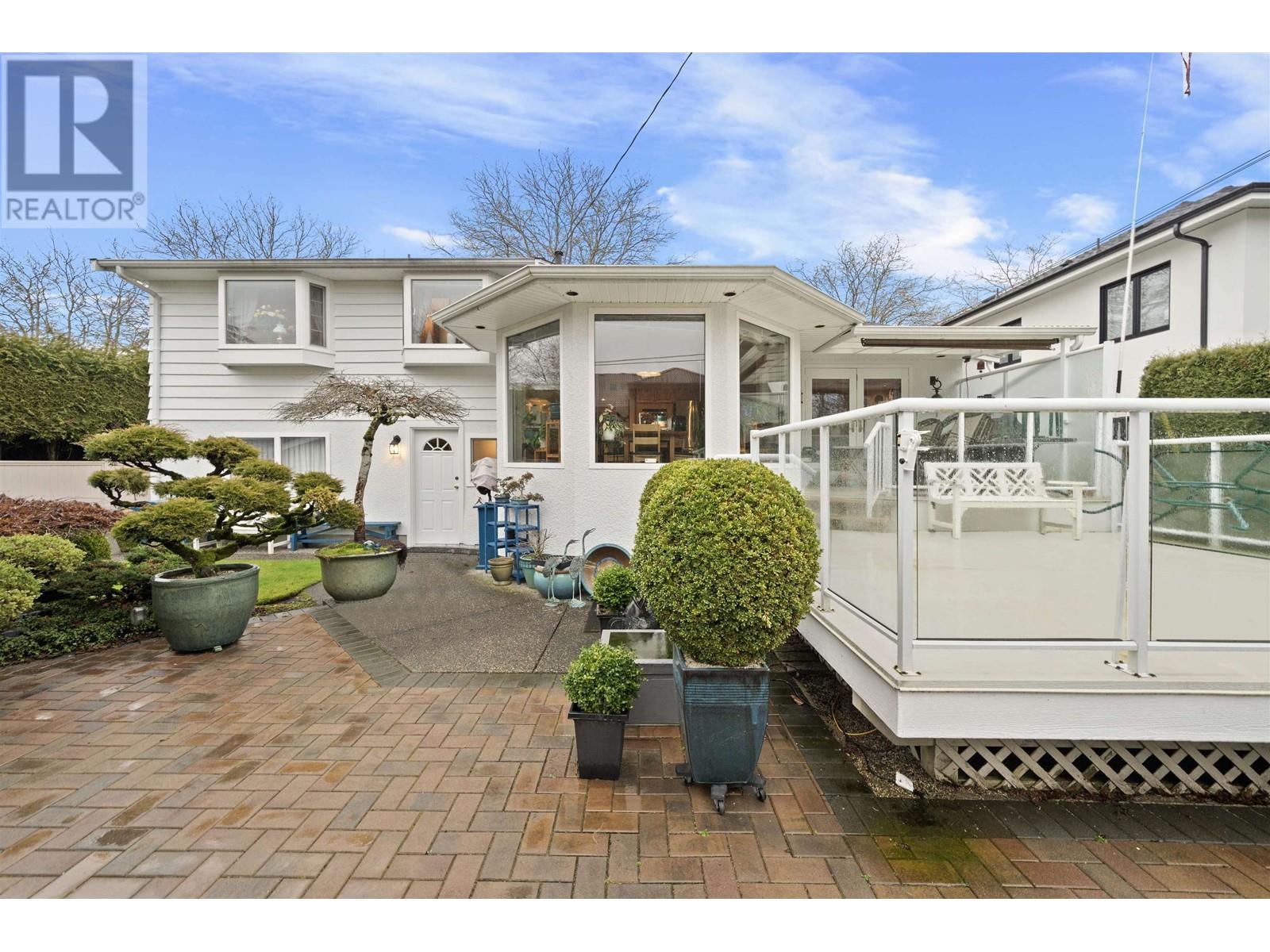Listing Picture 29 of 31 : 8511 FAIRFAX CRESCENT, Richmond / 烈治文 - 魯藝地產 Yvonne Lu Group - MLS Medallion Club Member