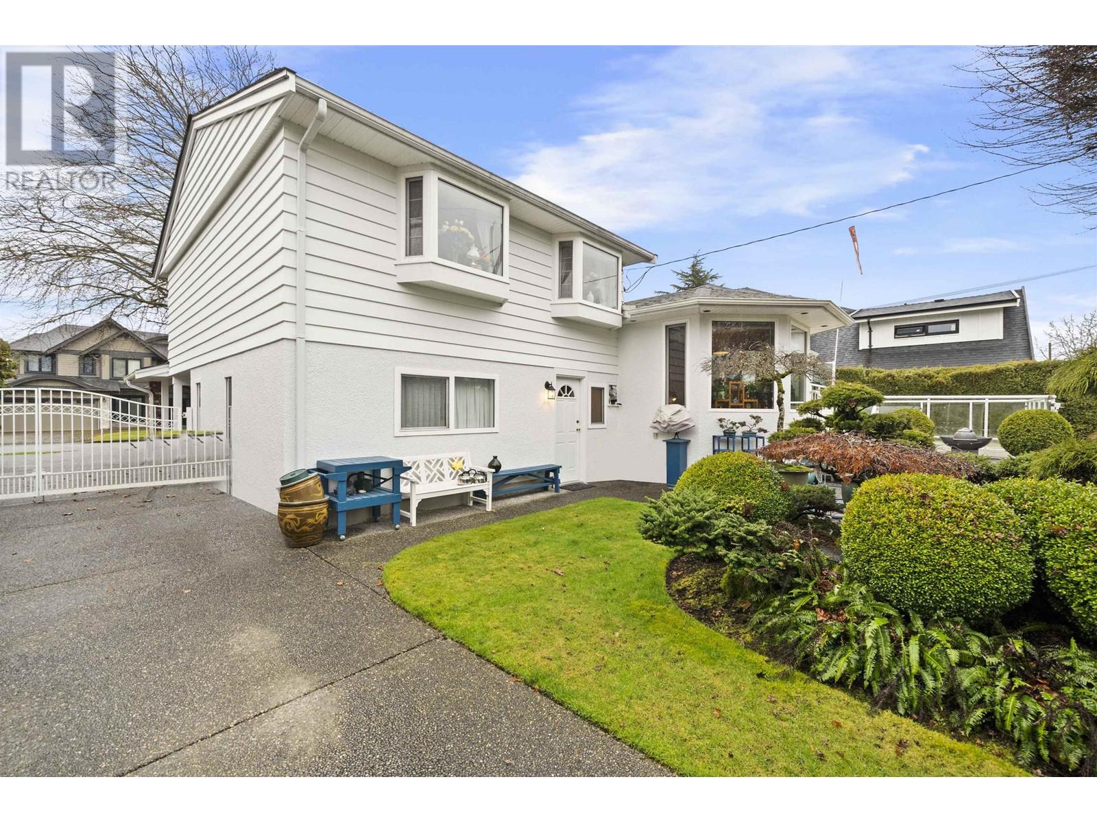 Listing Picture 30 of 31 : 8511 FAIRFAX CRESCENT, Richmond / 烈治文 - 魯藝地產 Yvonne Lu Group - MLS Medallion Club Member