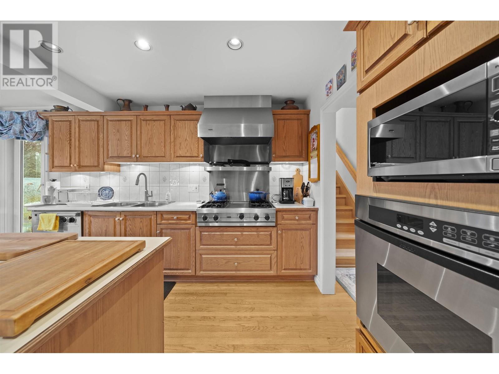 Listing Picture 5 of 31 : 8511 FAIRFAX CRESCENT, Richmond / 烈治文 - 魯藝地產 Yvonne Lu Group - MLS Medallion Club Member