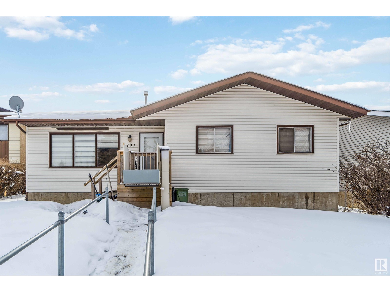 5807 11 Ave NW, edmonton, Alberta