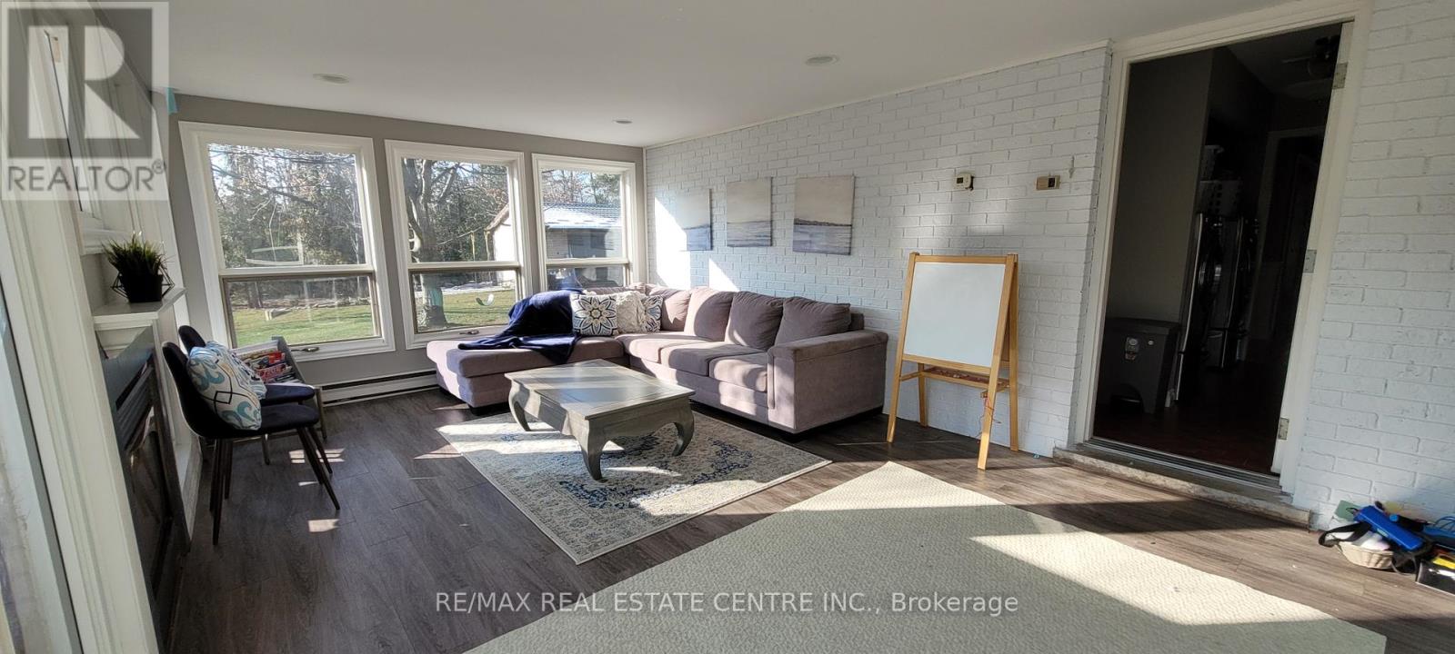 2010 Cameron Drive, Milton (Brookville/haltonville), Ontario  L0P 1B0 - Photo 5 - W11986294