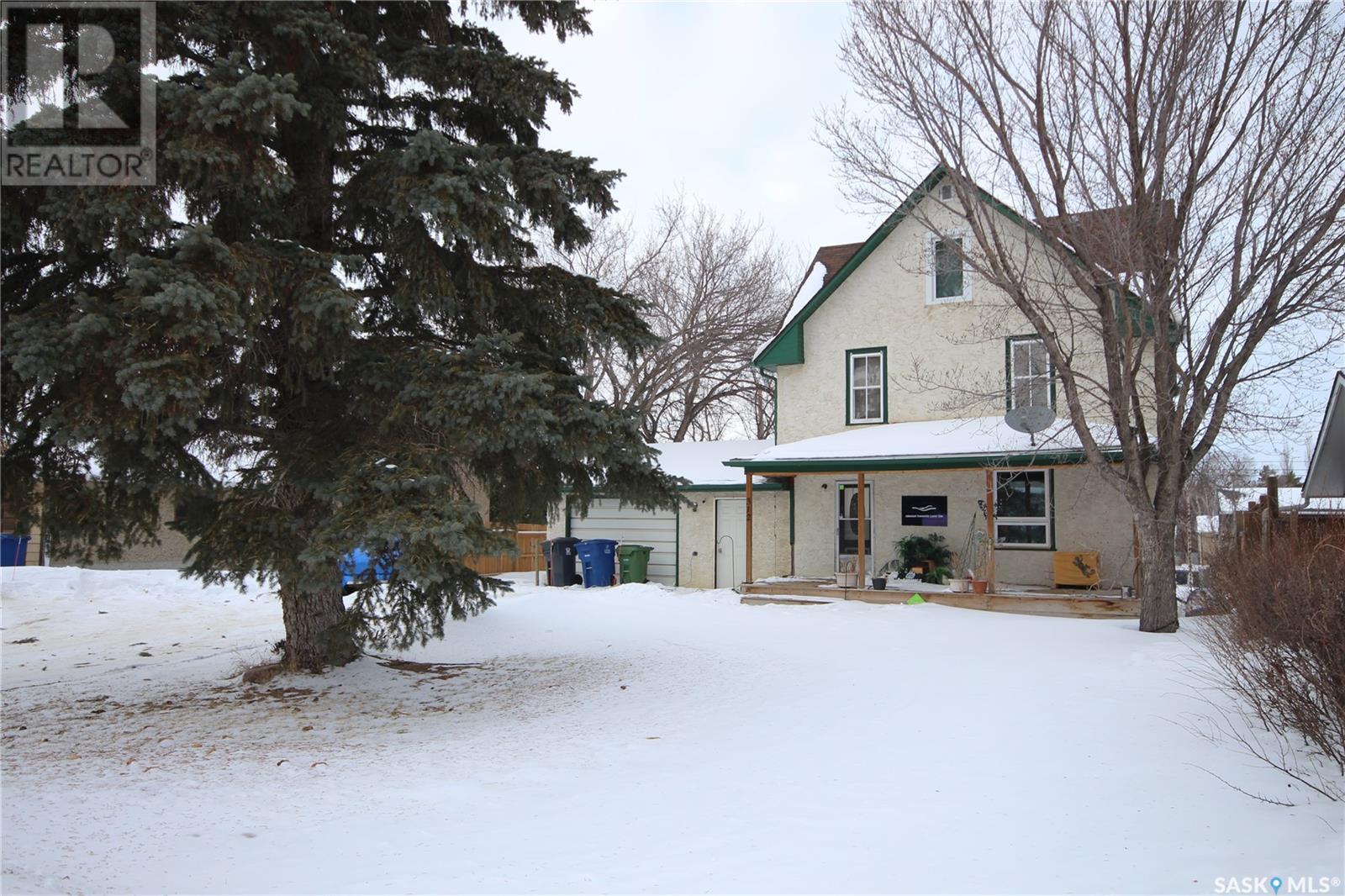 312 32nd Street, Battleford, Saskatchewan  S0M 0E0 - Photo 1 - SK996461