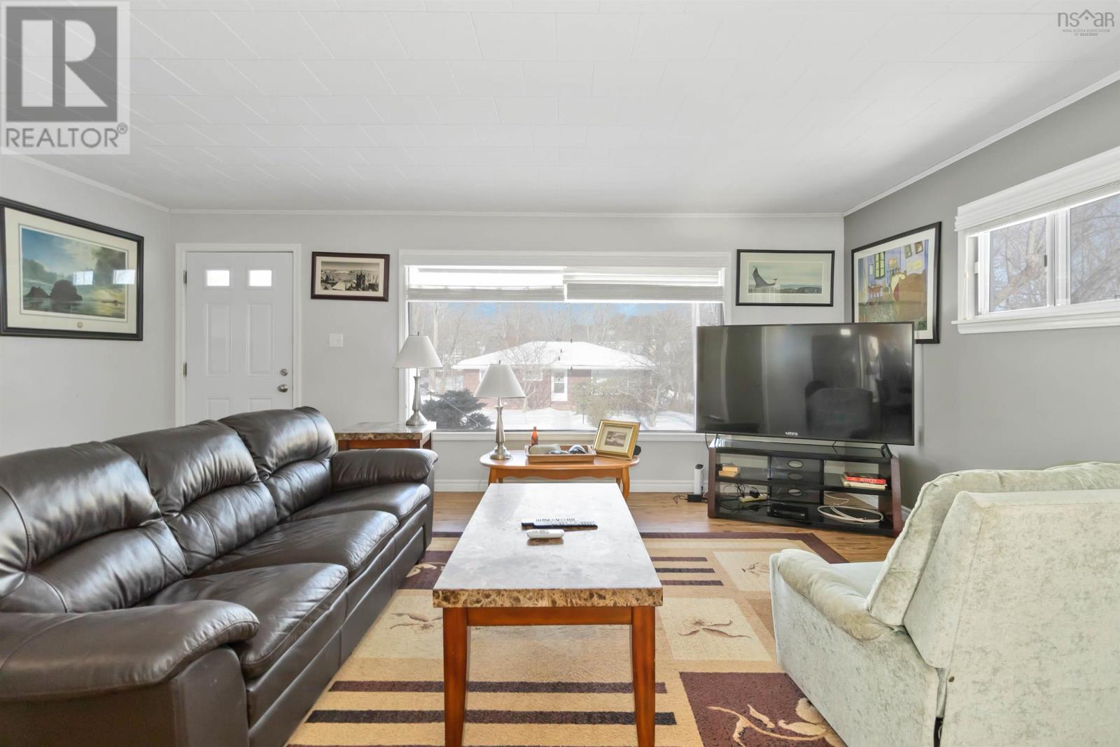 11 Greenwood Street, Bridgewater, Nova Scotia  B4V 2M8 - Photo 5 - 202503493