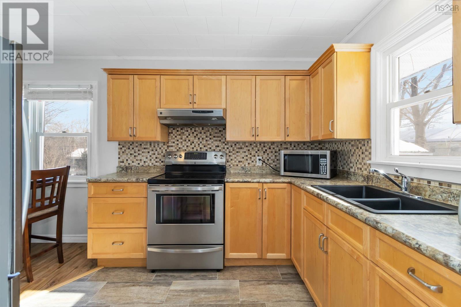 11 Greenwood Street, Bridgewater, Nova Scotia  B4V 2M8 - Photo 9 - 202503493