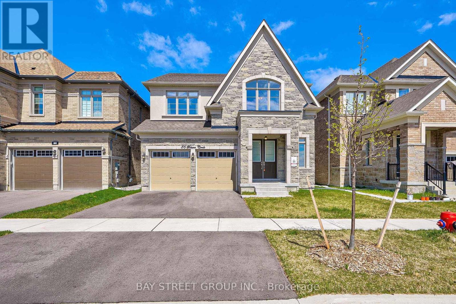 86 SIKURA CIRCLE, Aurora, Ontario