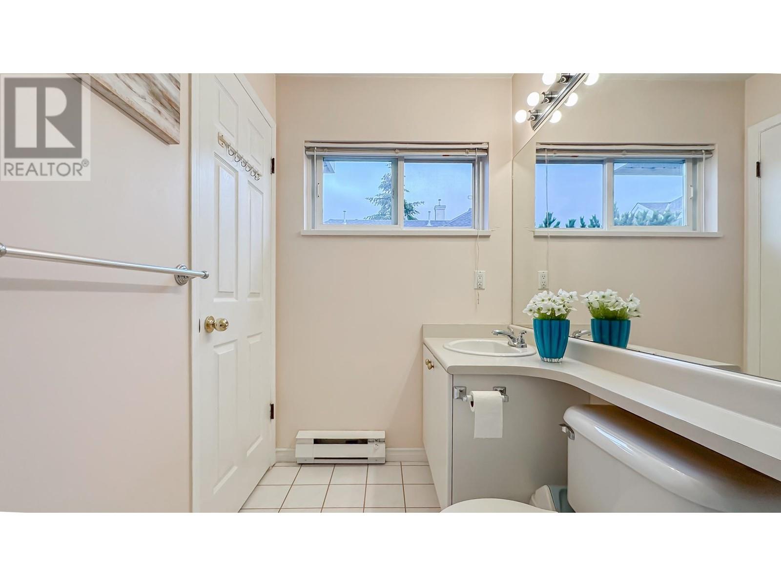 Listing Picture 18 of 33 : 2 7170 ANTRIM AVENUE, Burnaby / 本拿比 - 魯藝地產 Yvonne Lu Group - MLS Medallion Club Member
