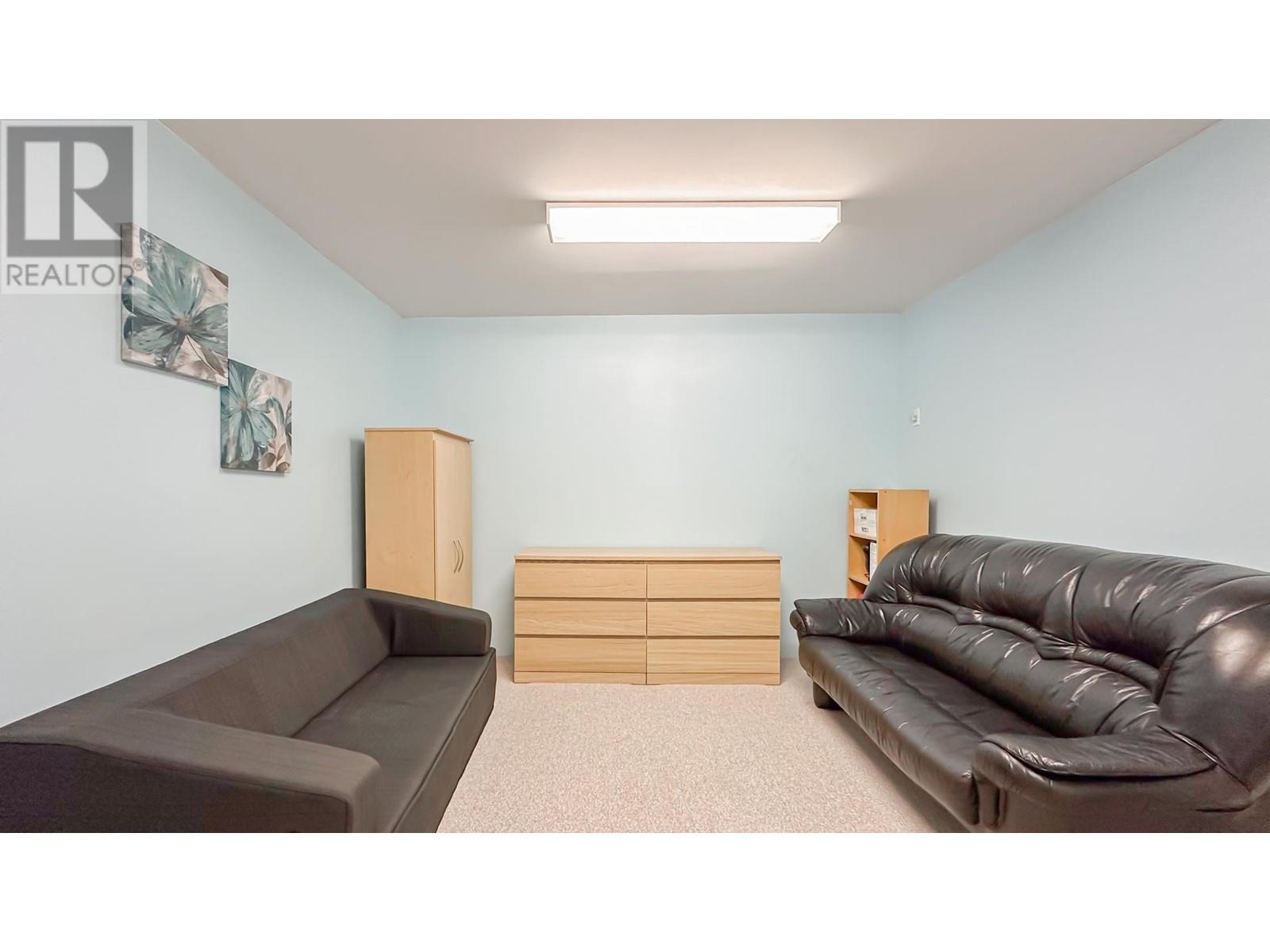 Listing Picture 25 of 33 : 2 7170 ANTRIM AVENUE, Burnaby / 本拿比 - 魯藝地產 Yvonne Lu Group - MLS Medallion Club Member
