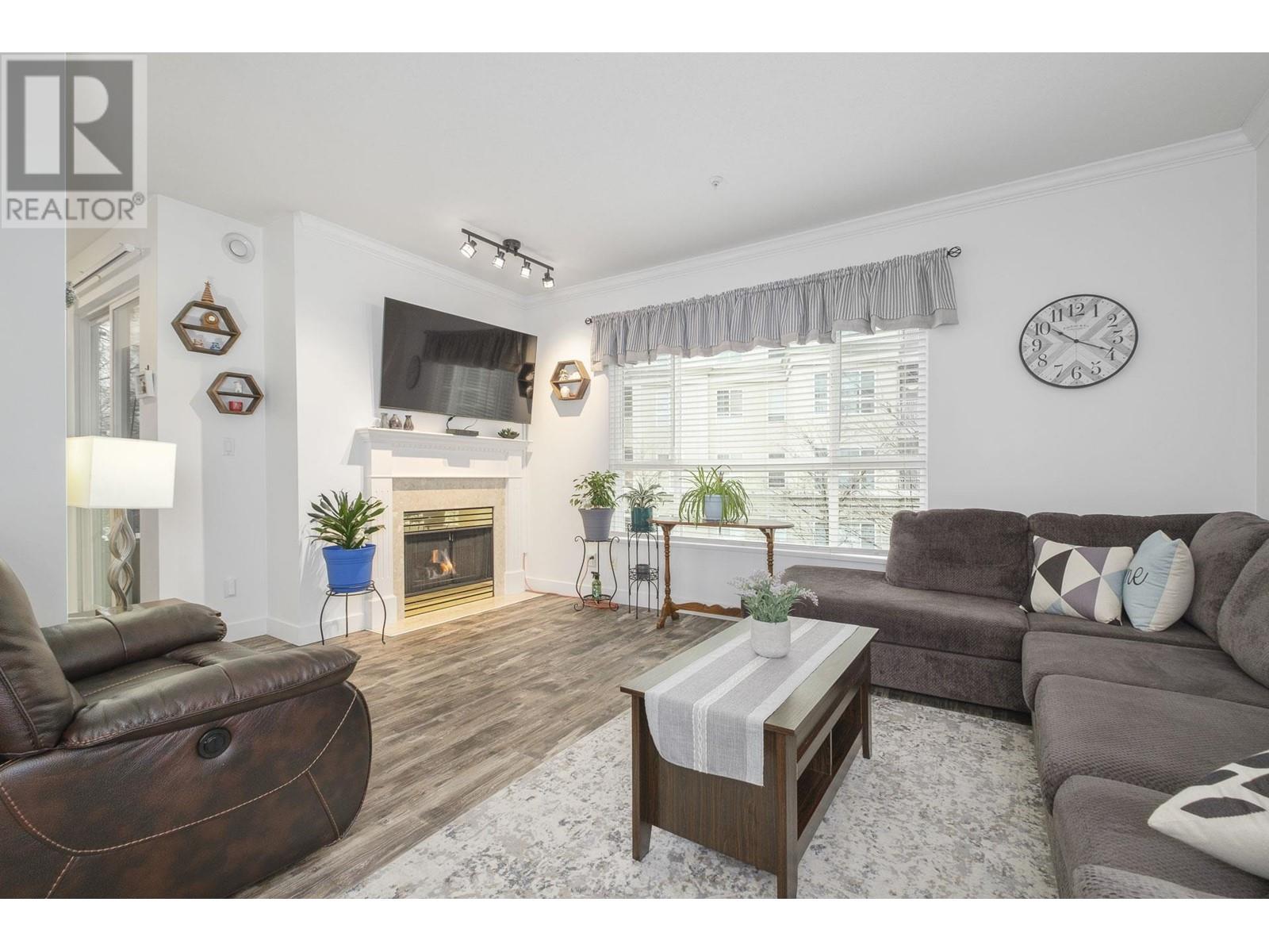 208 3098 Guildford Way, Coquitlam, British Columbia  V3B 7W8 - Photo 3 - R2970025
