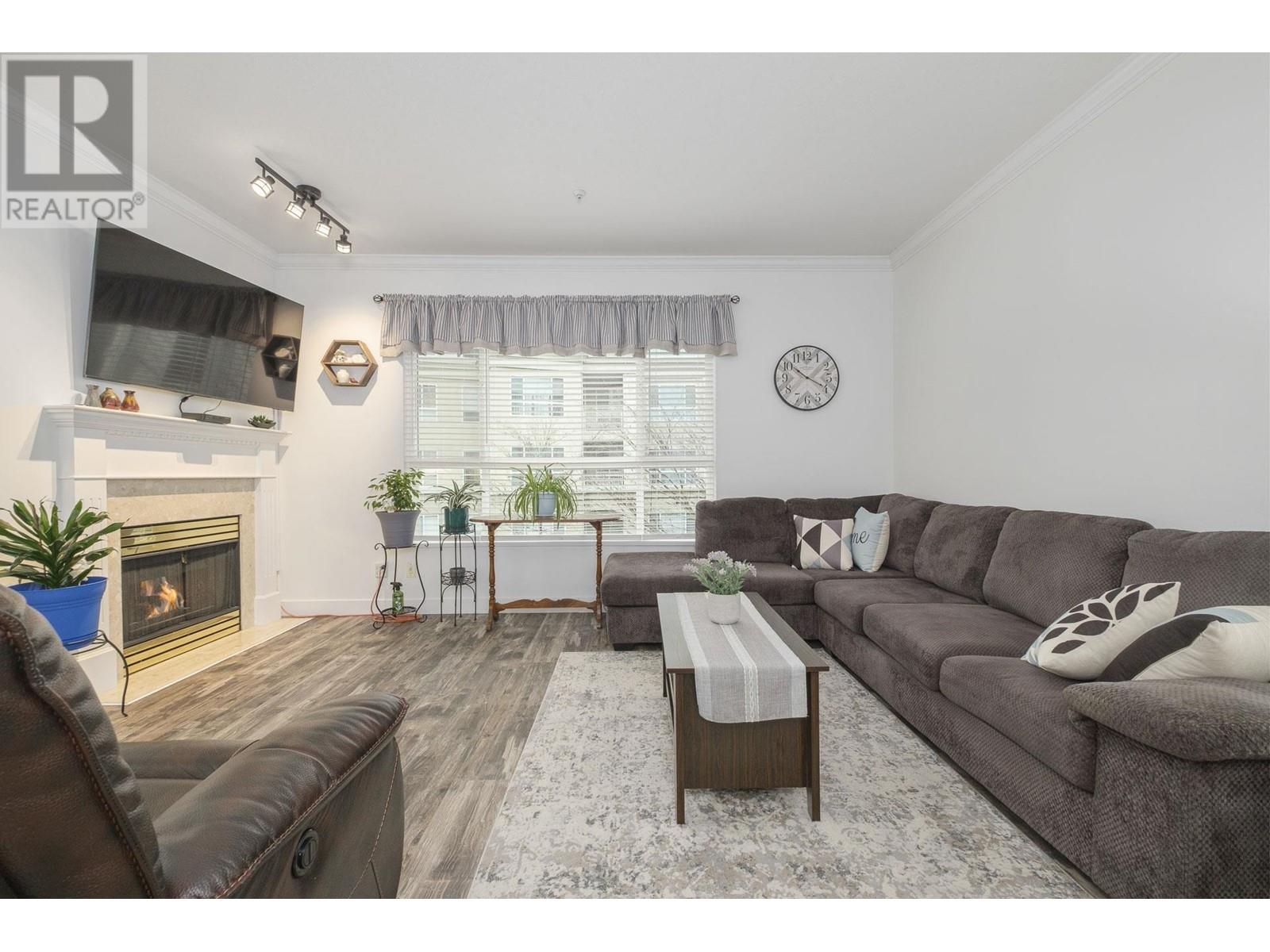 208 3098 Guildford Way, Coquitlam, British Columbia  V3B 7W8 - Photo 4 - R2970025