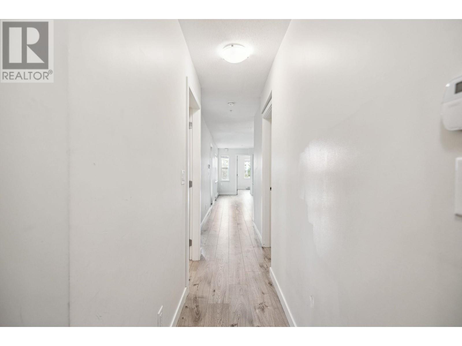 Listing Picture 19 of 28 : 304 7908 15TH AVENUE, Burnaby / 本拿比 - 魯藝地產 Yvonne Lu Group - MLS Medallion Club Member
