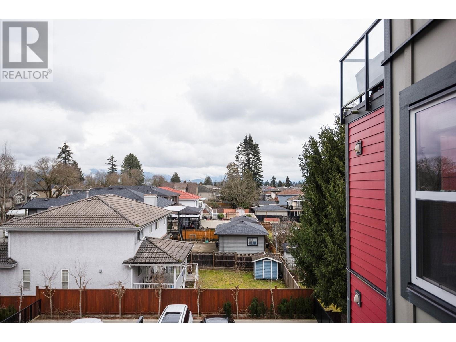 Listing Picture 23 of 28 : 304 7908 15TH AVENUE, Burnaby / 本拿比 - 魯藝地產 Yvonne Lu Group - MLS Medallion Club Member