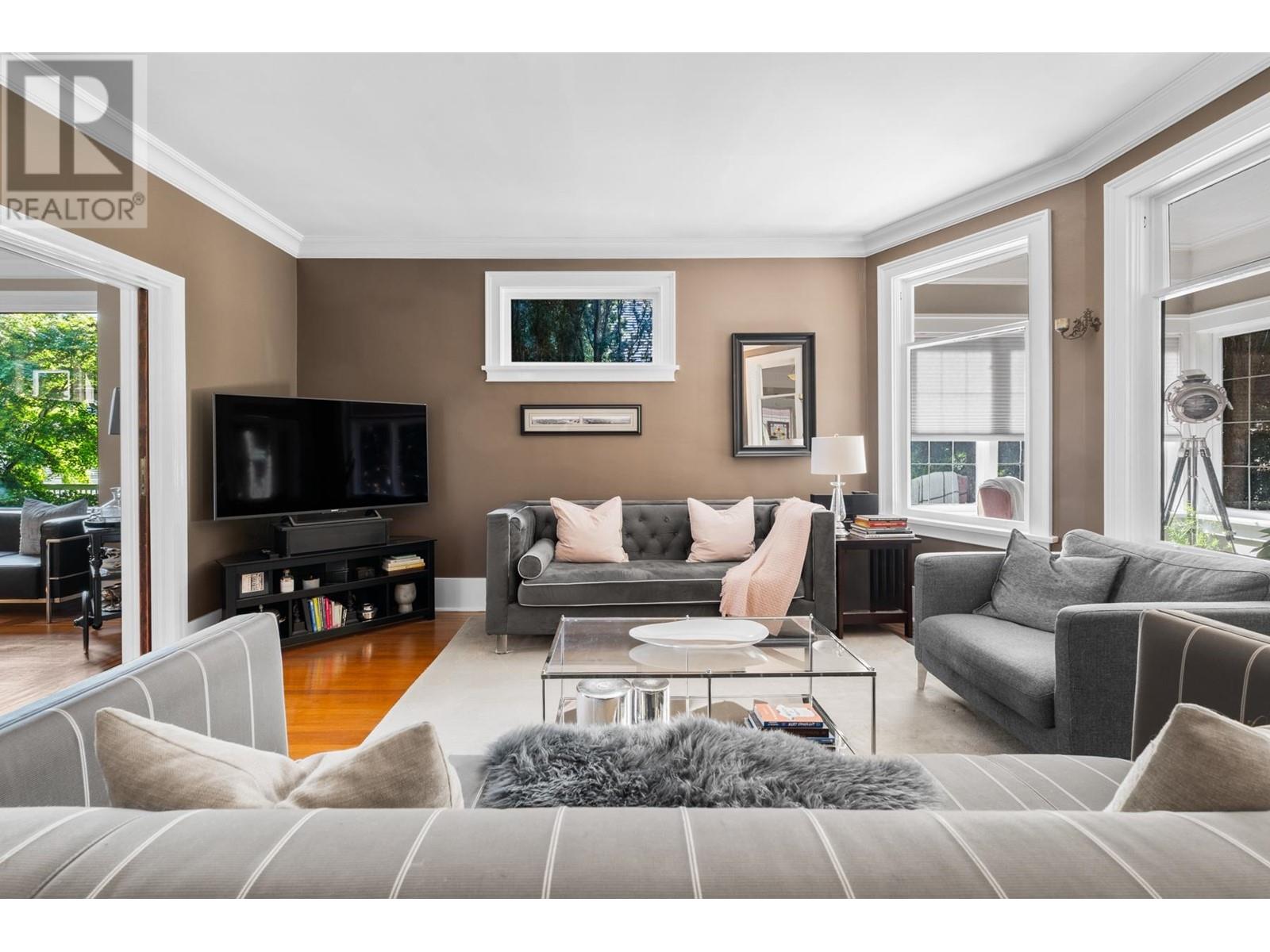 Listing Picture 11 of 40 : 2066 W 42ND AVENUE, Vancouver / 溫哥華 - 魯藝地產 Yvonne Lu Group - MLS Medallion Club Member