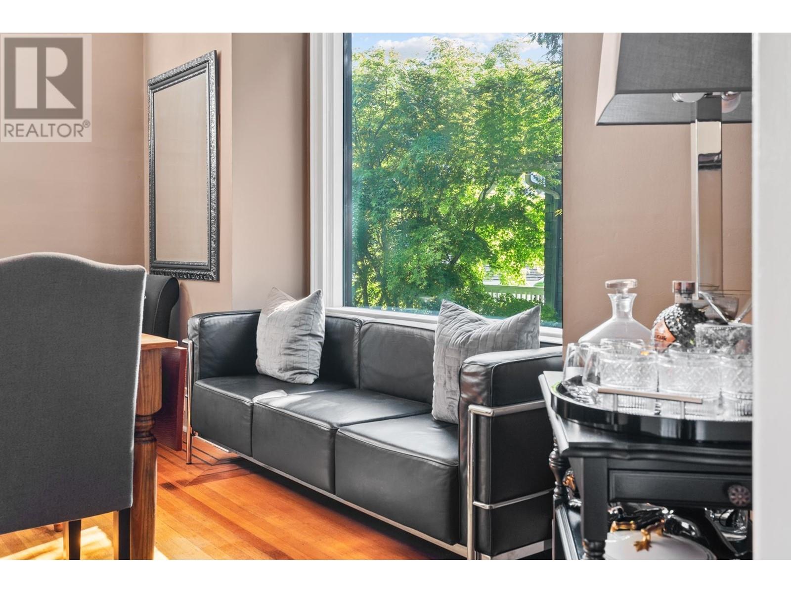 Listing Picture 12 of 40 : 2066 W 42ND AVENUE, Vancouver / 溫哥華 - 魯藝地產 Yvonne Lu Group - MLS Medallion Club Member