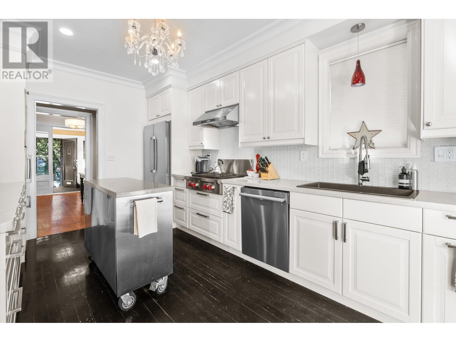 Listing Picture 16 of 40 : 2066 W 42ND AVENUE, Vancouver / 溫哥華 - 魯藝地產 Yvonne Lu Group - MLS Medallion Club Member