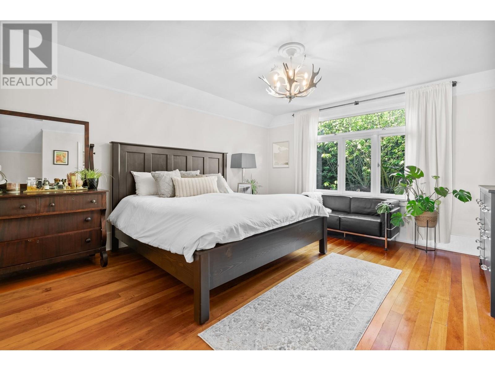 Listing Picture 23 of 40 : 2066 W 42ND AVENUE, Vancouver / 溫哥華 - 魯藝地產 Yvonne Lu Group - MLS Medallion Club Member