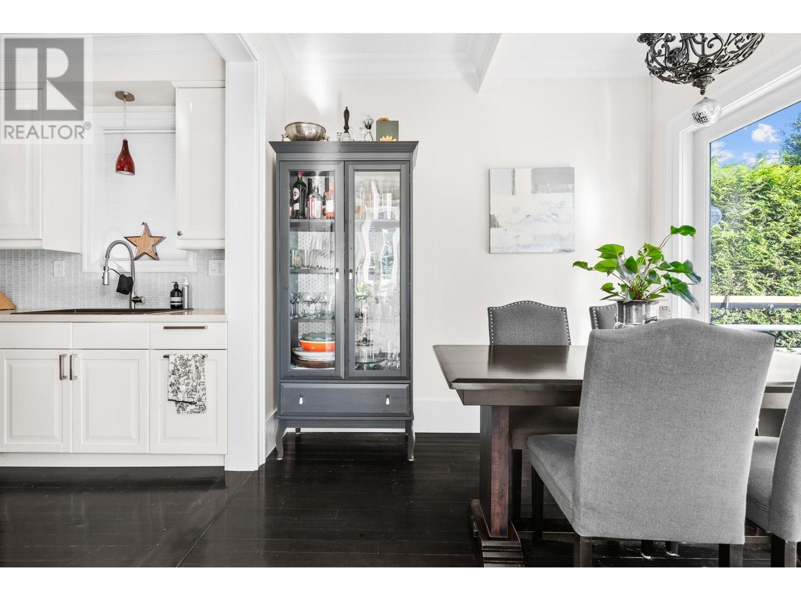 Listing Picture 31 of 40 : 2066 W 42ND AVENUE, Vancouver / 溫哥華 - 魯藝地產 Yvonne Lu Group - MLS Medallion Club Member