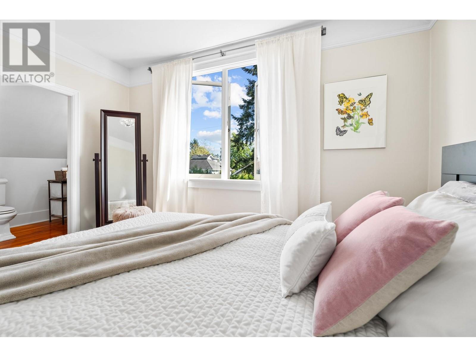 Listing Picture 36 of 40 : 2066 W 42ND AVENUE, Vancouver / 溫哥華 - 魯藝地產 Yvonne Lu Group - MLS Medallion Club Member