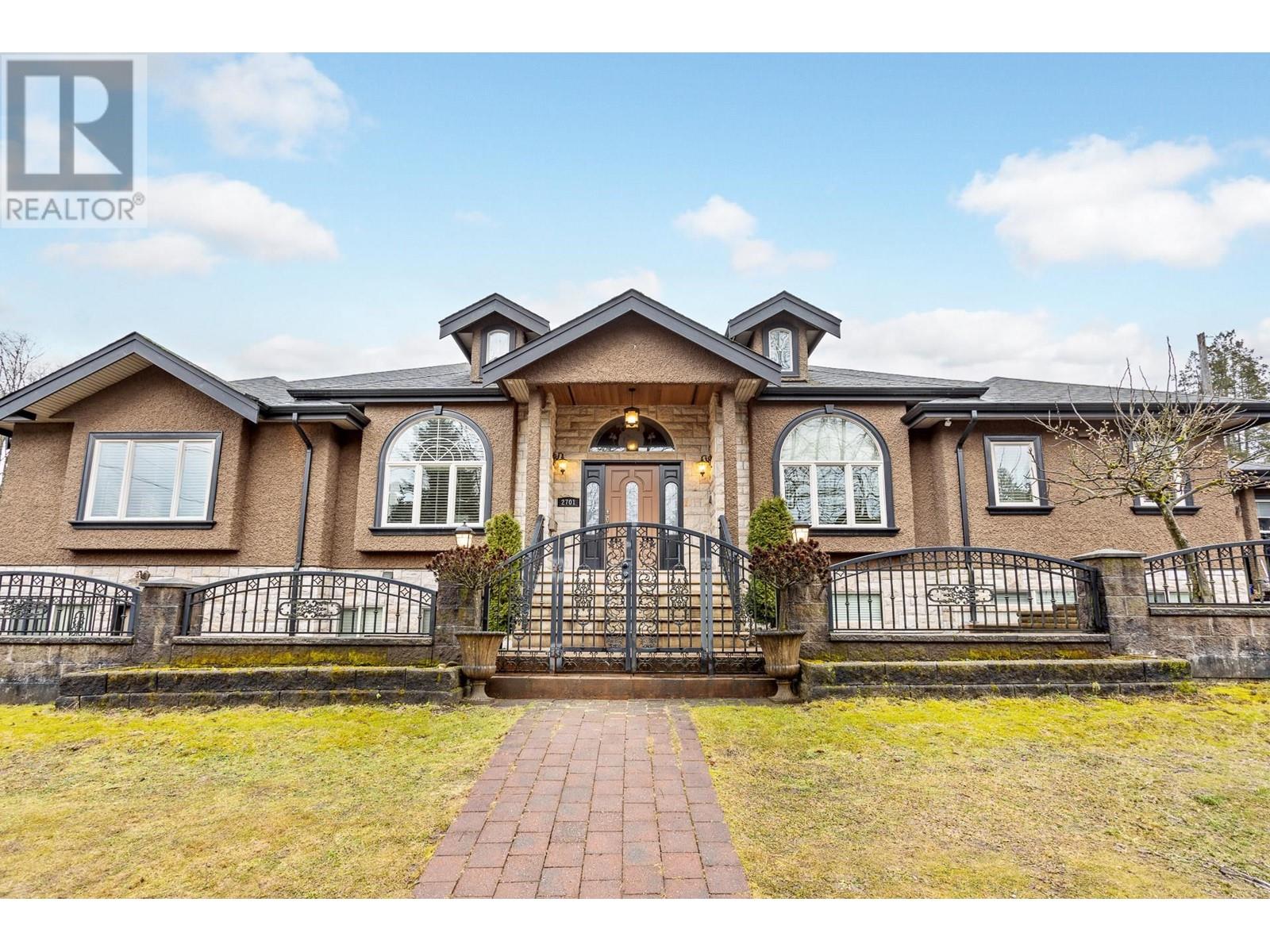 2701 ST GEORGE STREET, port moody, British Columbia