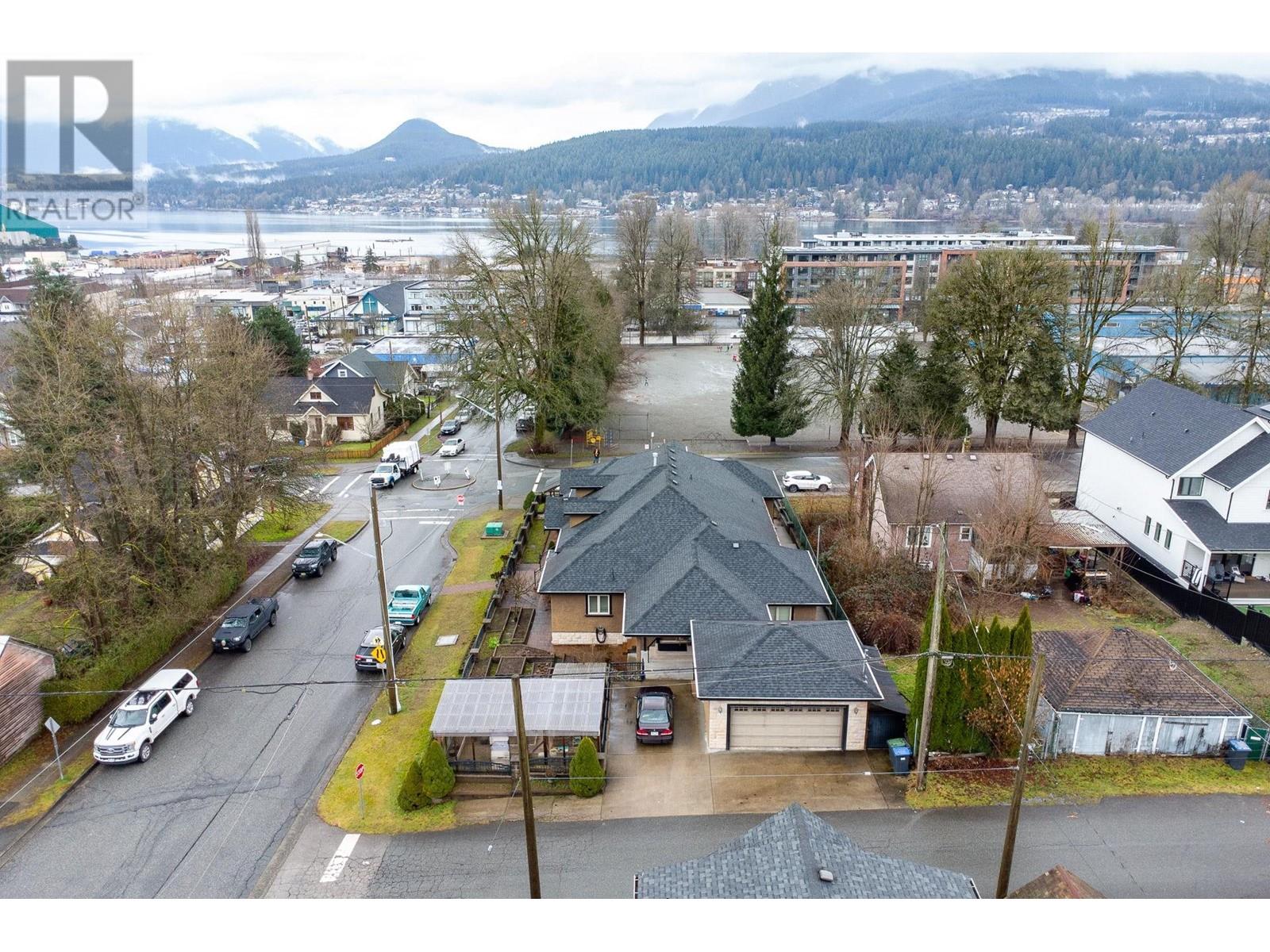 2701 St George Street, Port Moody, British Columbia  V3H 2H1 - Photo 25 - R2970094