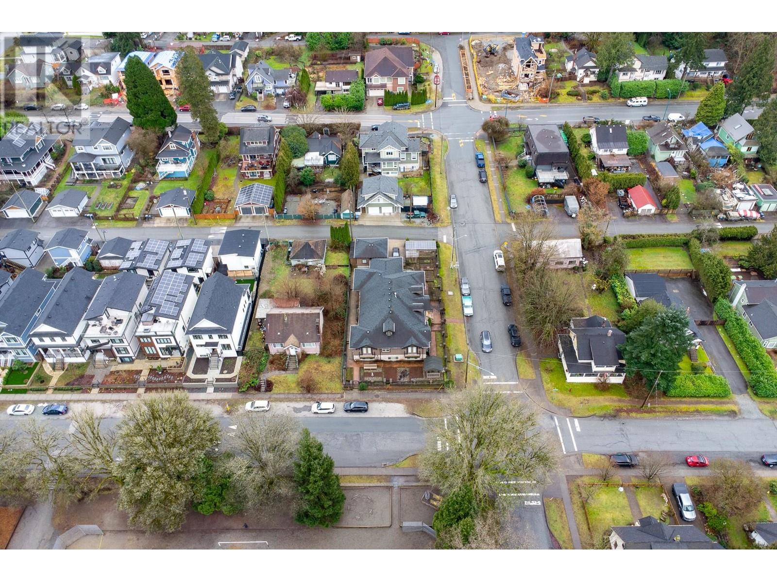 2701 St George Street, Port Moody, British Columbia  V3H 2H1 - Photo 26 - R2970094