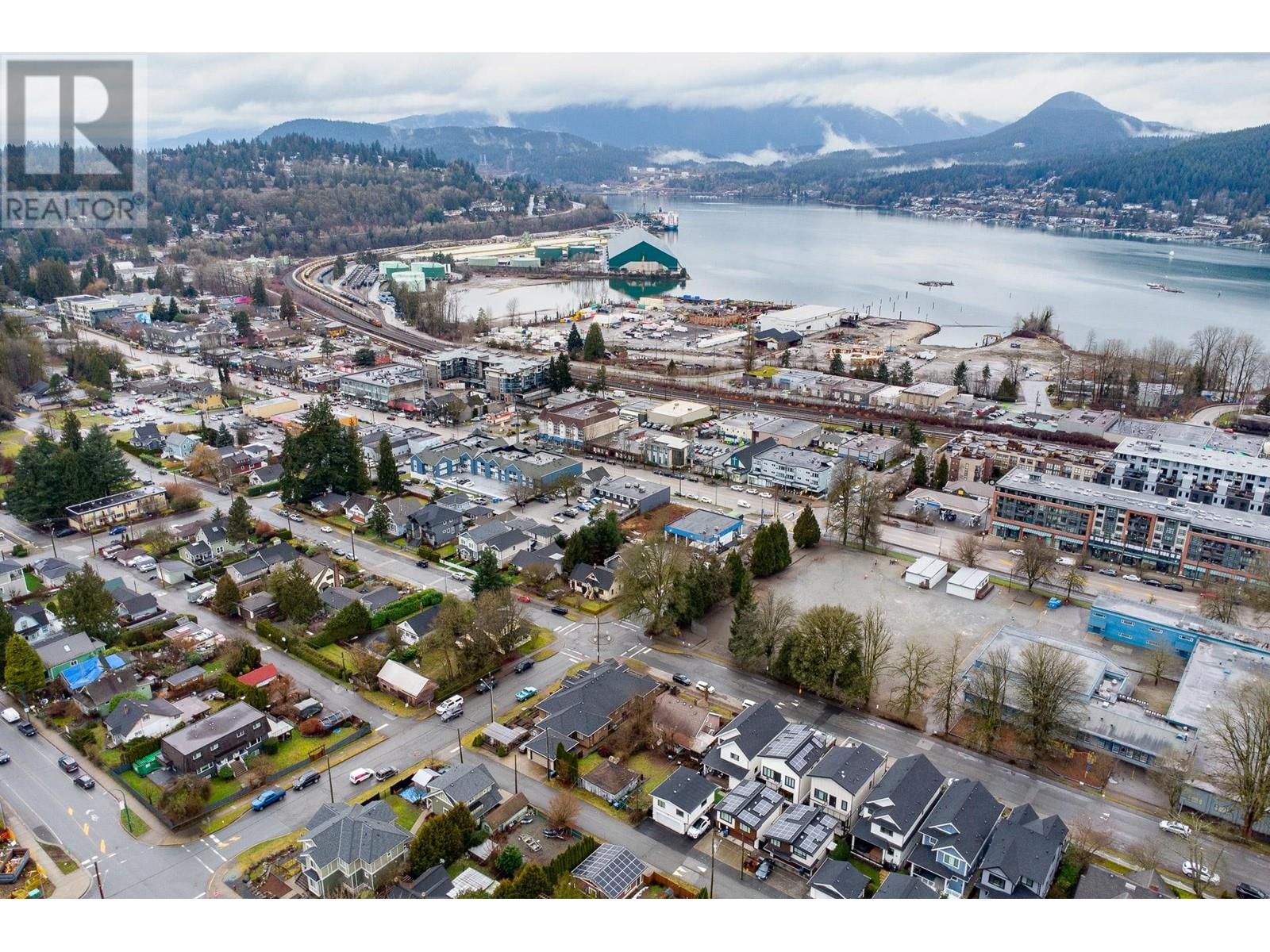 2701 St George Street, Port Moody, British Columbia  V3H 2H1 - Photo 27 - R2970094